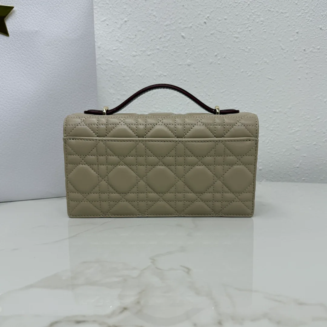 Классические Сумки Женские Christian Dior 18116377