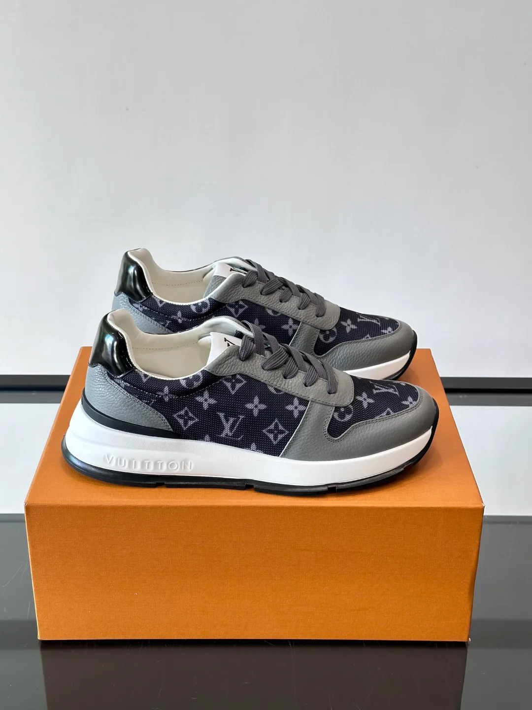 Кроссовки Мужские Louis Vuitton 398348