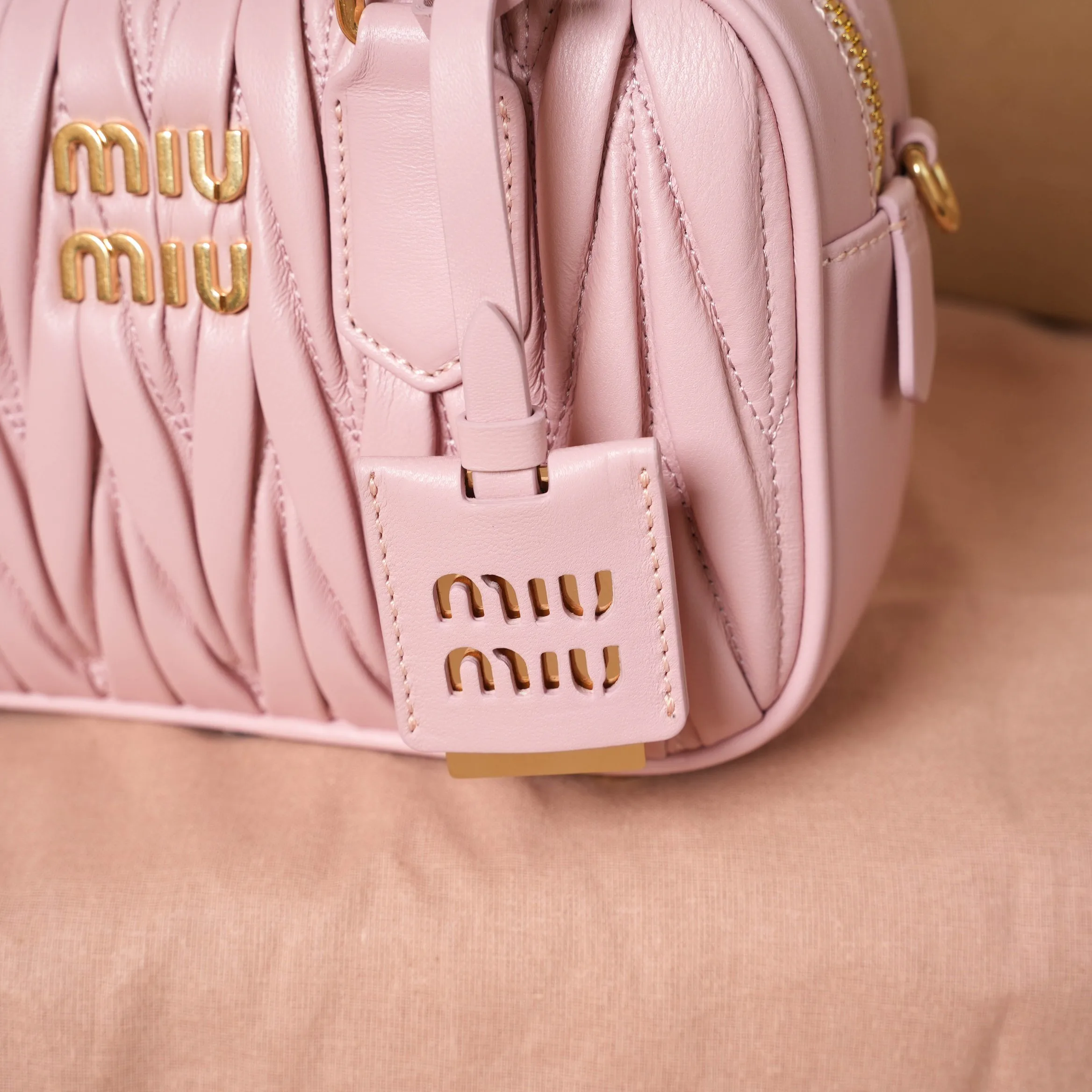 Классические Сумки Женские Miu Miu 11402752