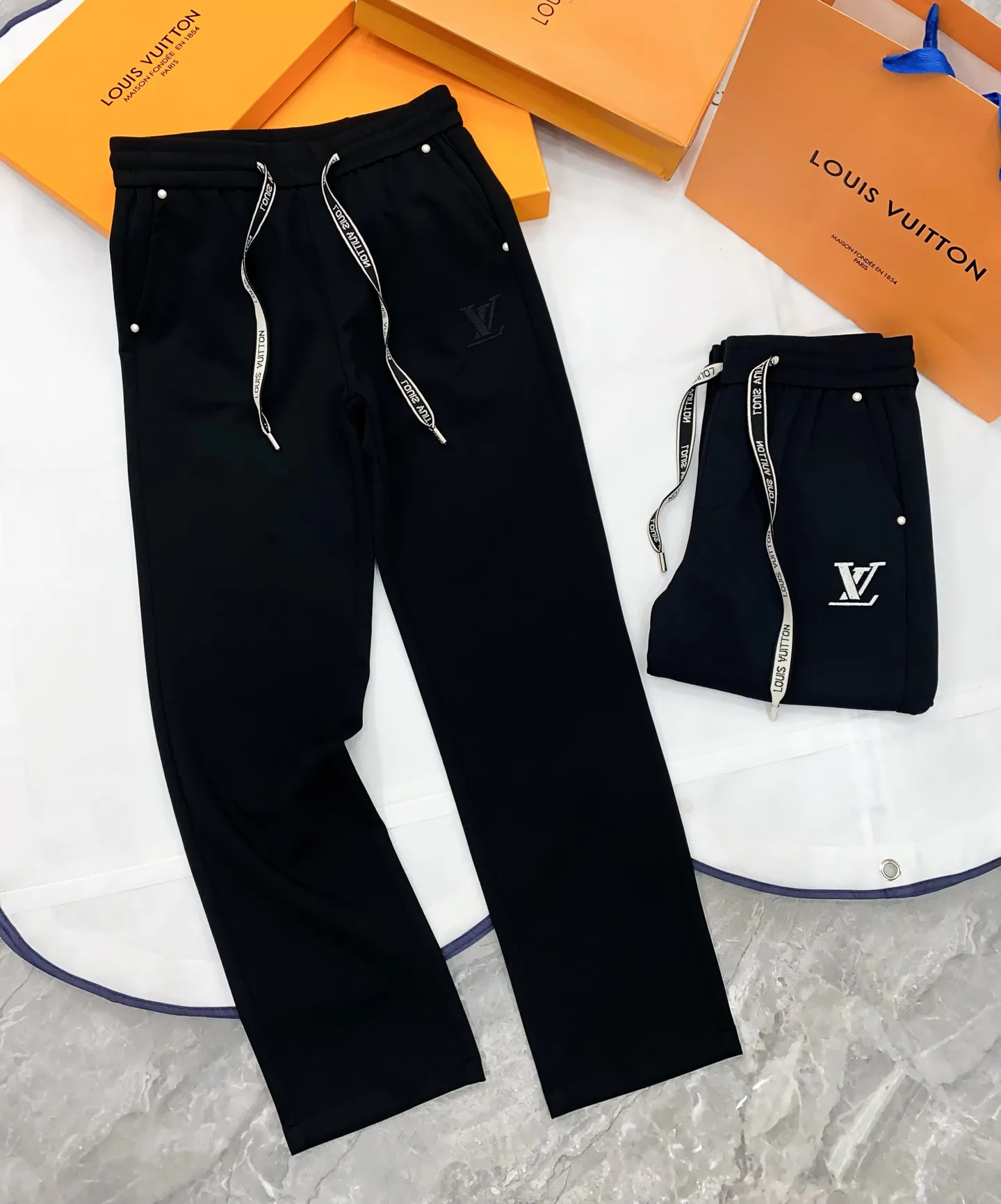Брюки Мужские Louis Vuitton 9861763