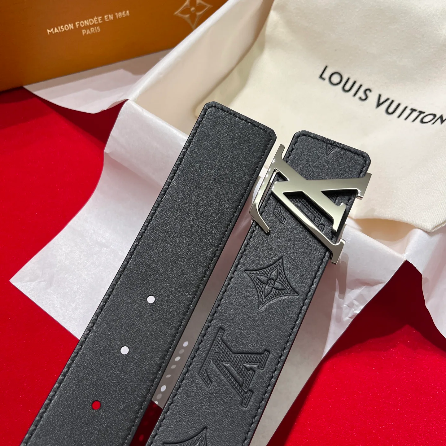 Ремни Louis Vuitton 17645350