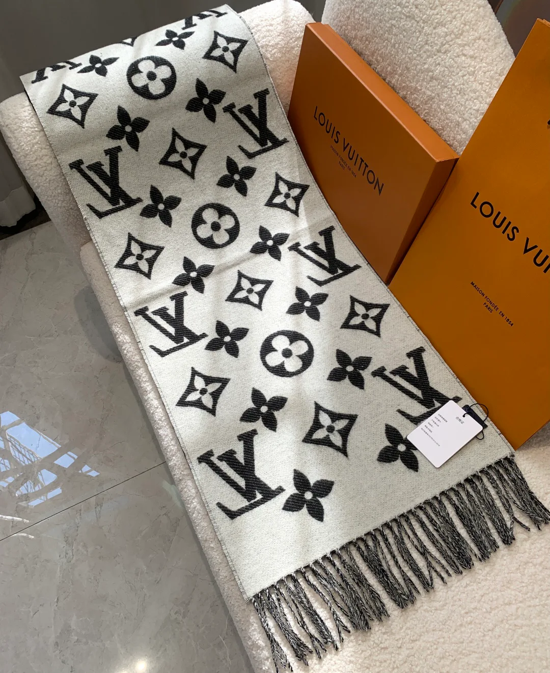 Шарфы Louis Vuitton 1437079