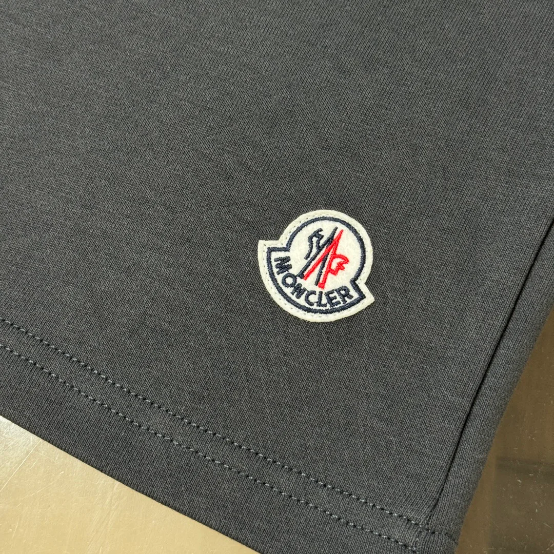 Шорты Женские Moncler 11668072