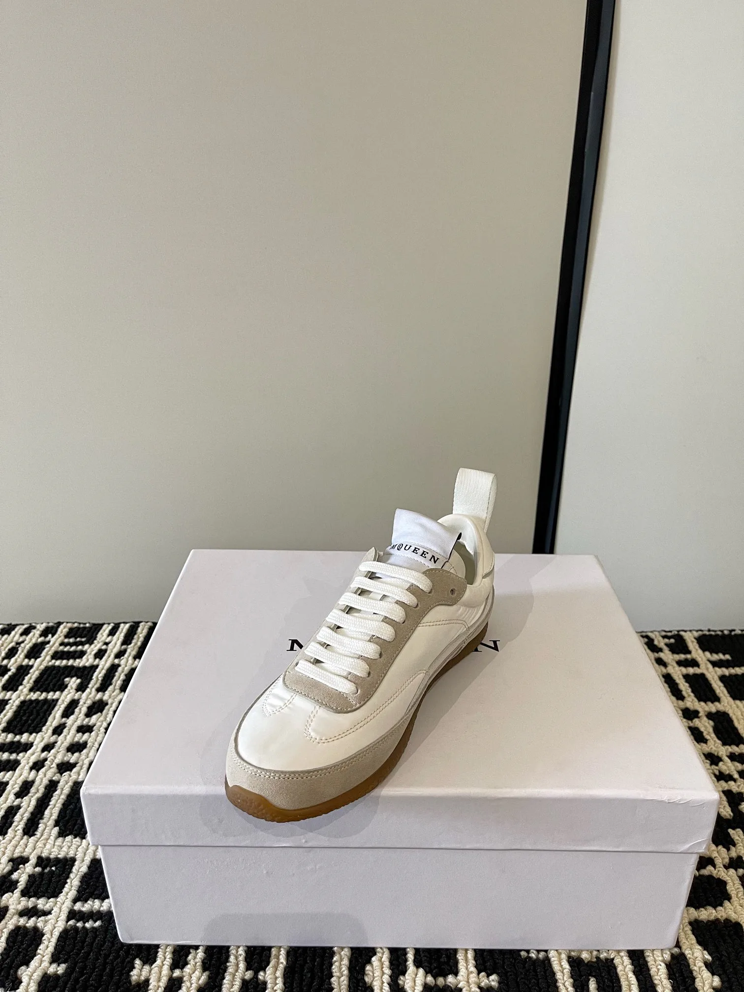 Кроссовки Женские Alexander Mcqueen 10654956