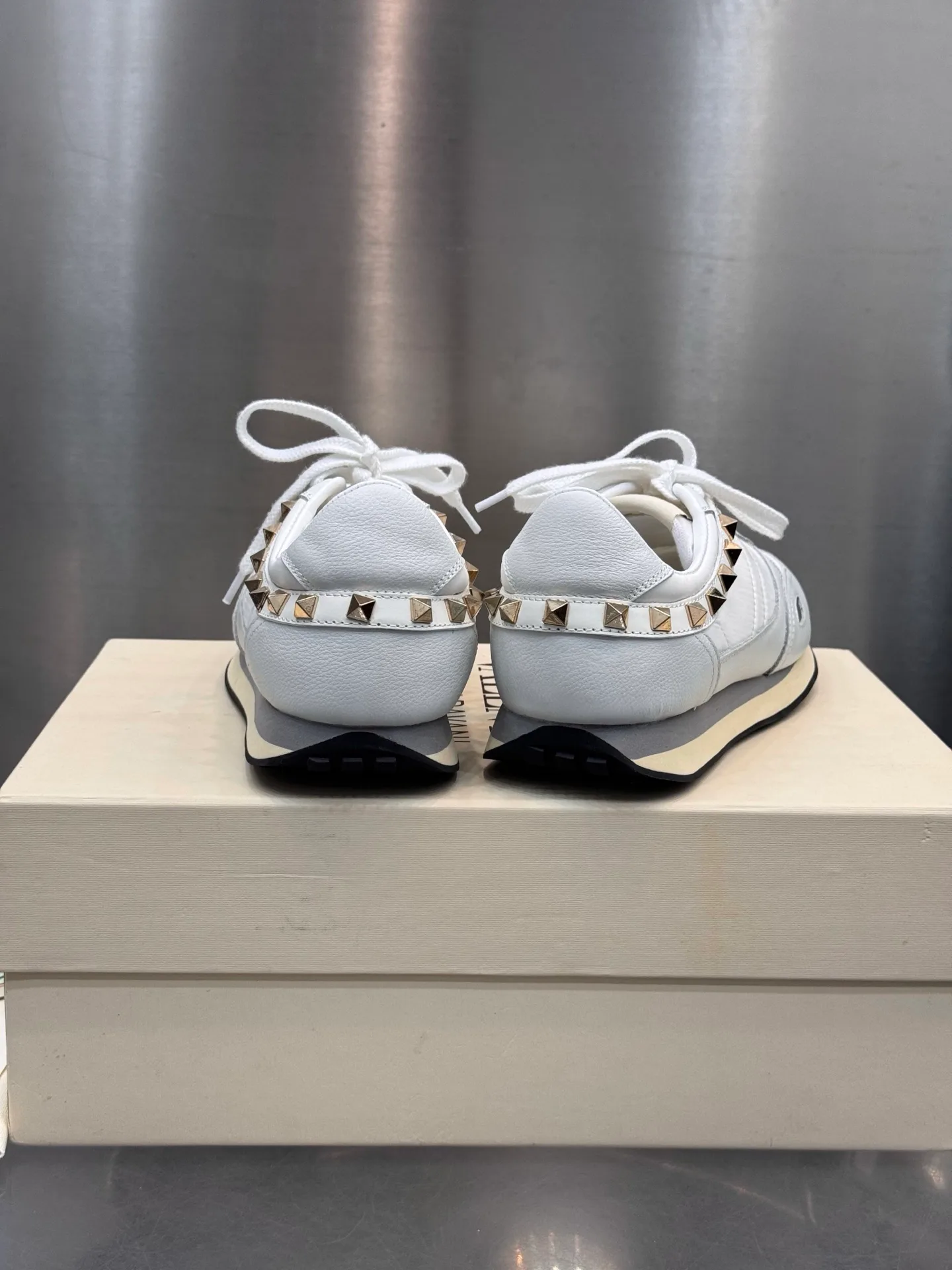 Кроссовки Женские Valentino 18202512