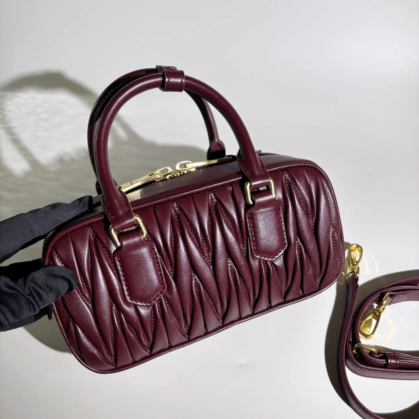 Классические Сумки Женские Miu Miu 12676007