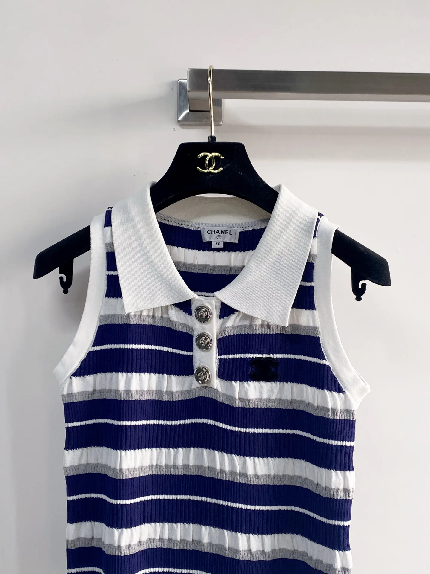 Жилеты Женские Chanel 11540370