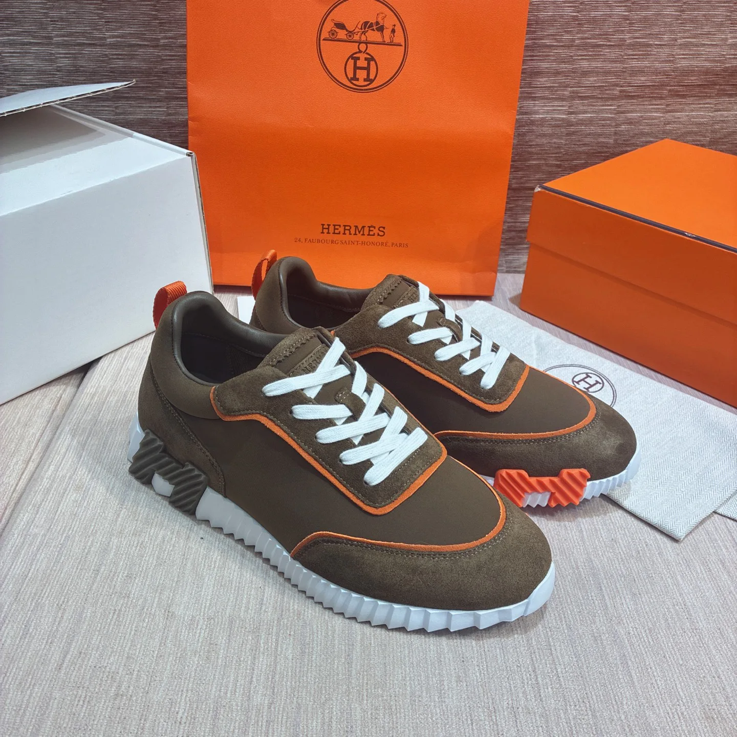Кроссовки Женские Hermes 17977066