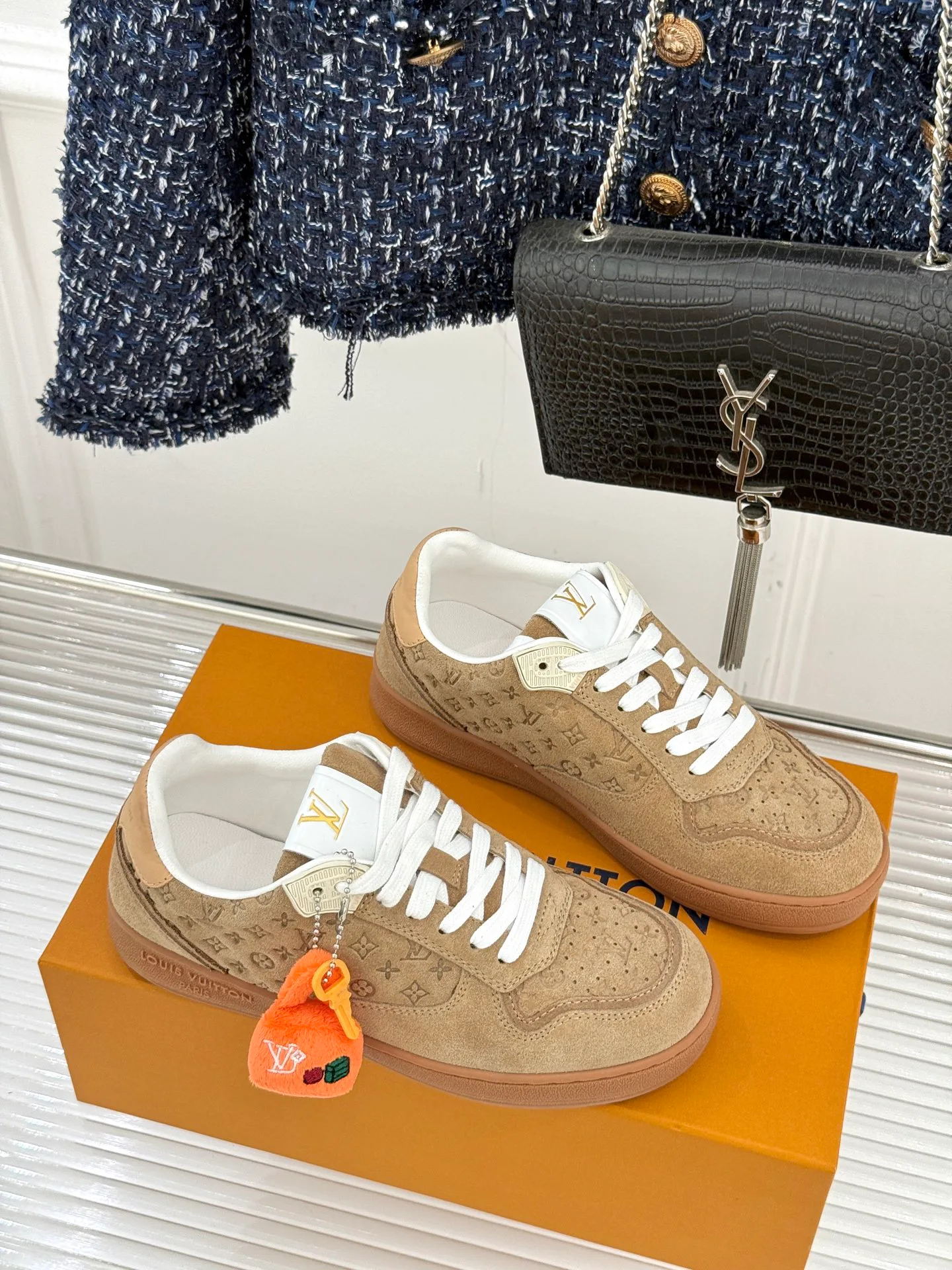 Кроссовки Женские Louis Vuitton 18036323