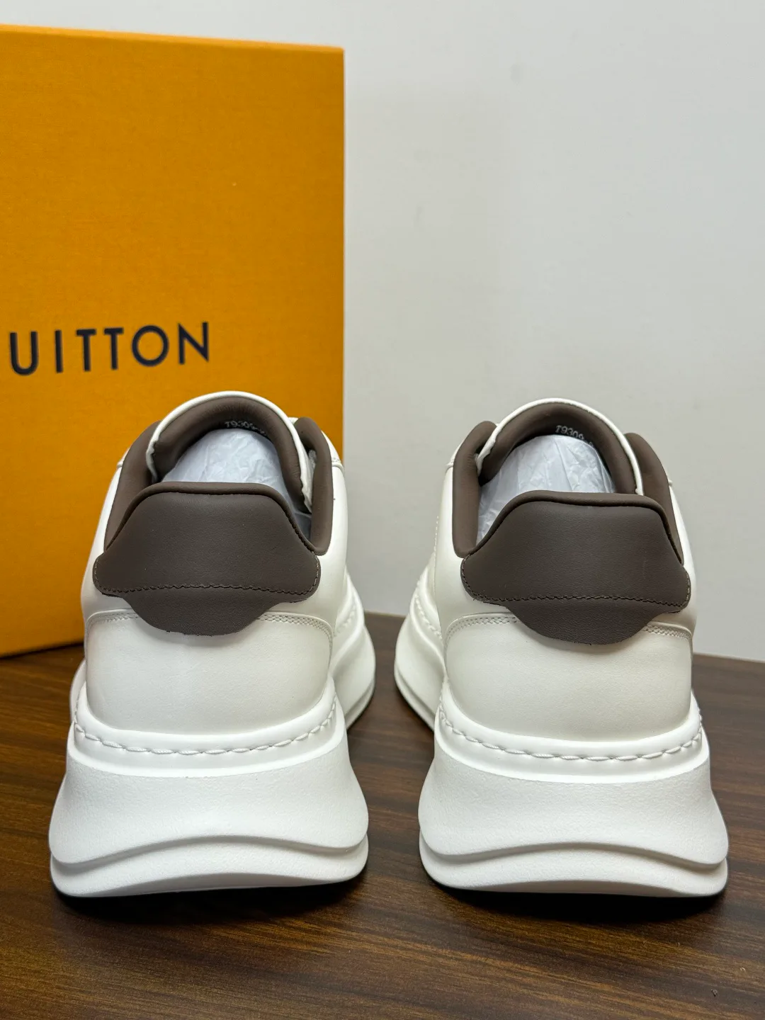 Кроссовки Мужские Louis Vuitton 19569390