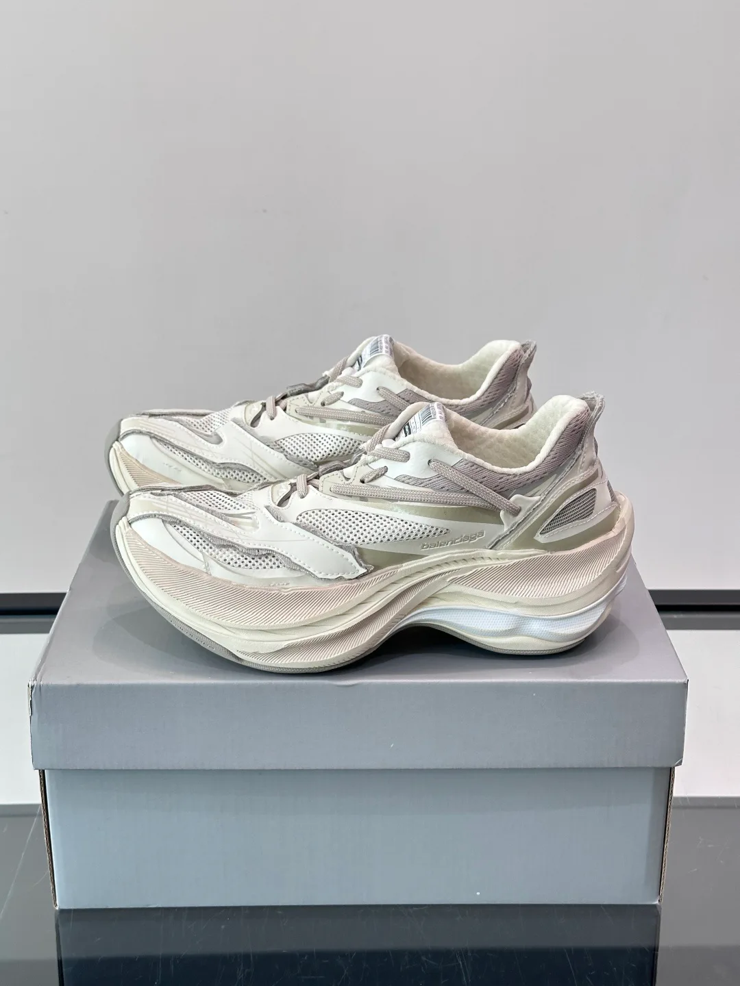 Кроссовки Женские Balenciaga 17604123