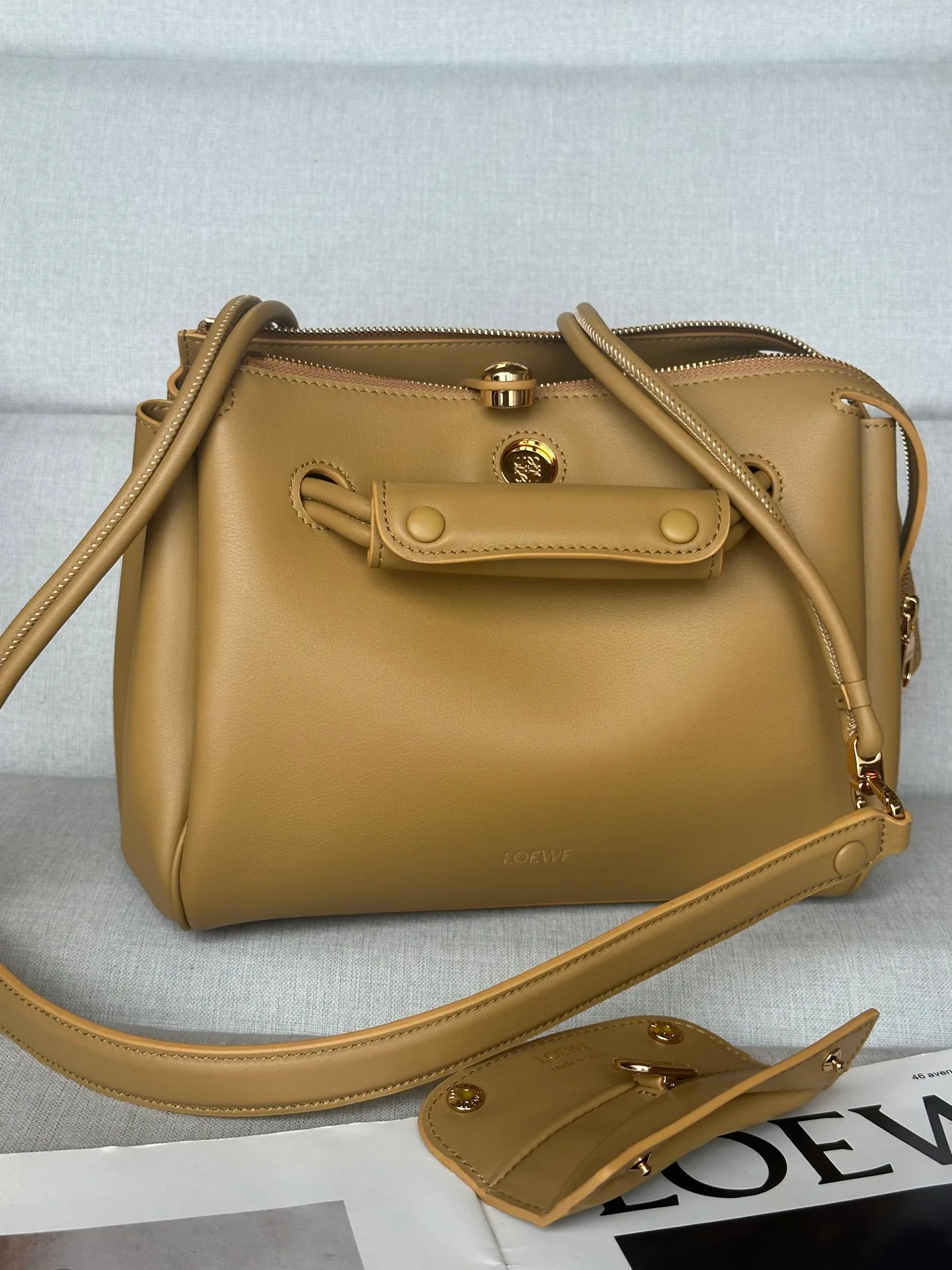 Классические Сумки Женские Loewe 1889714