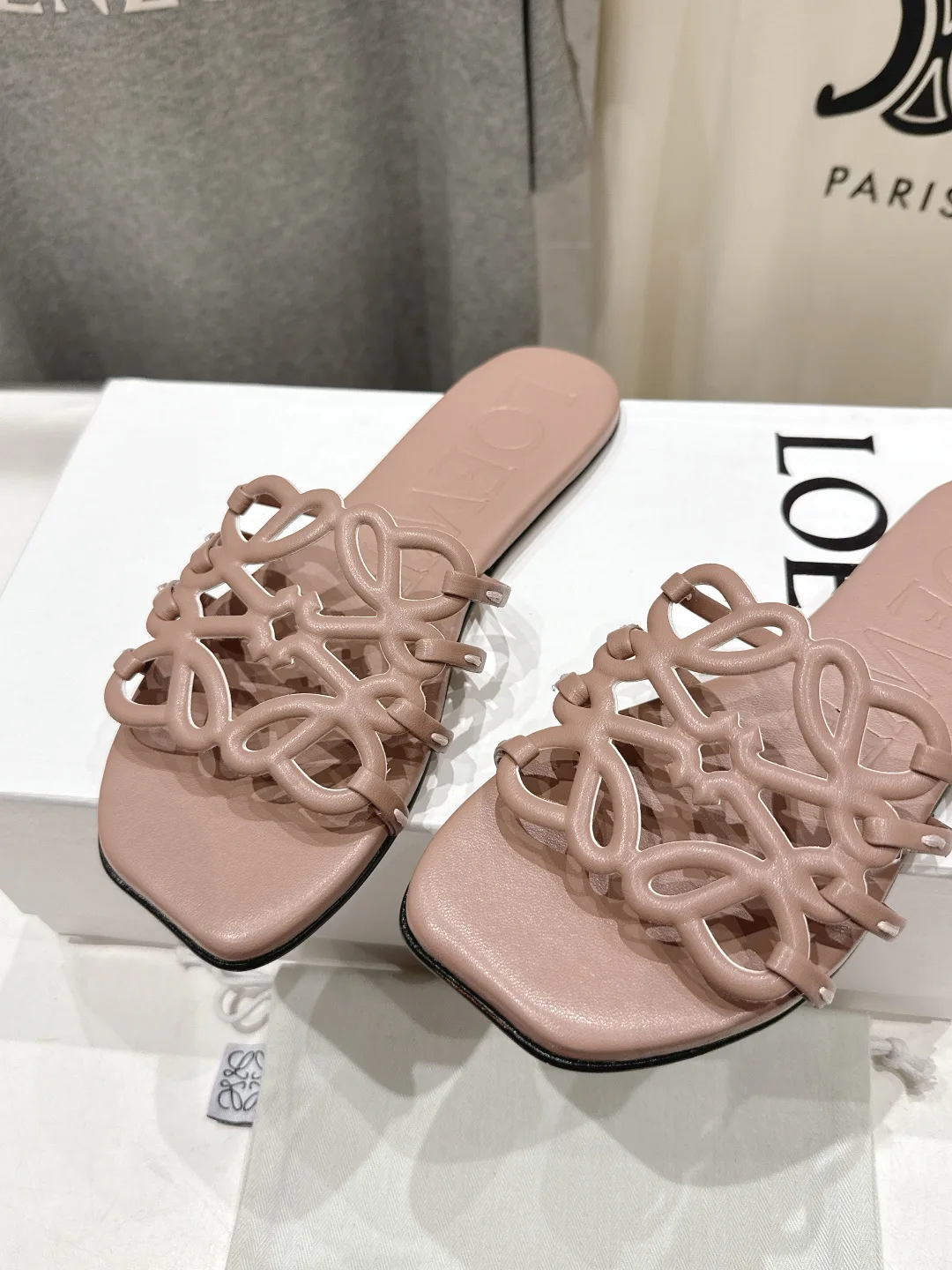 Шлепанцы Женские Loewe 10895759