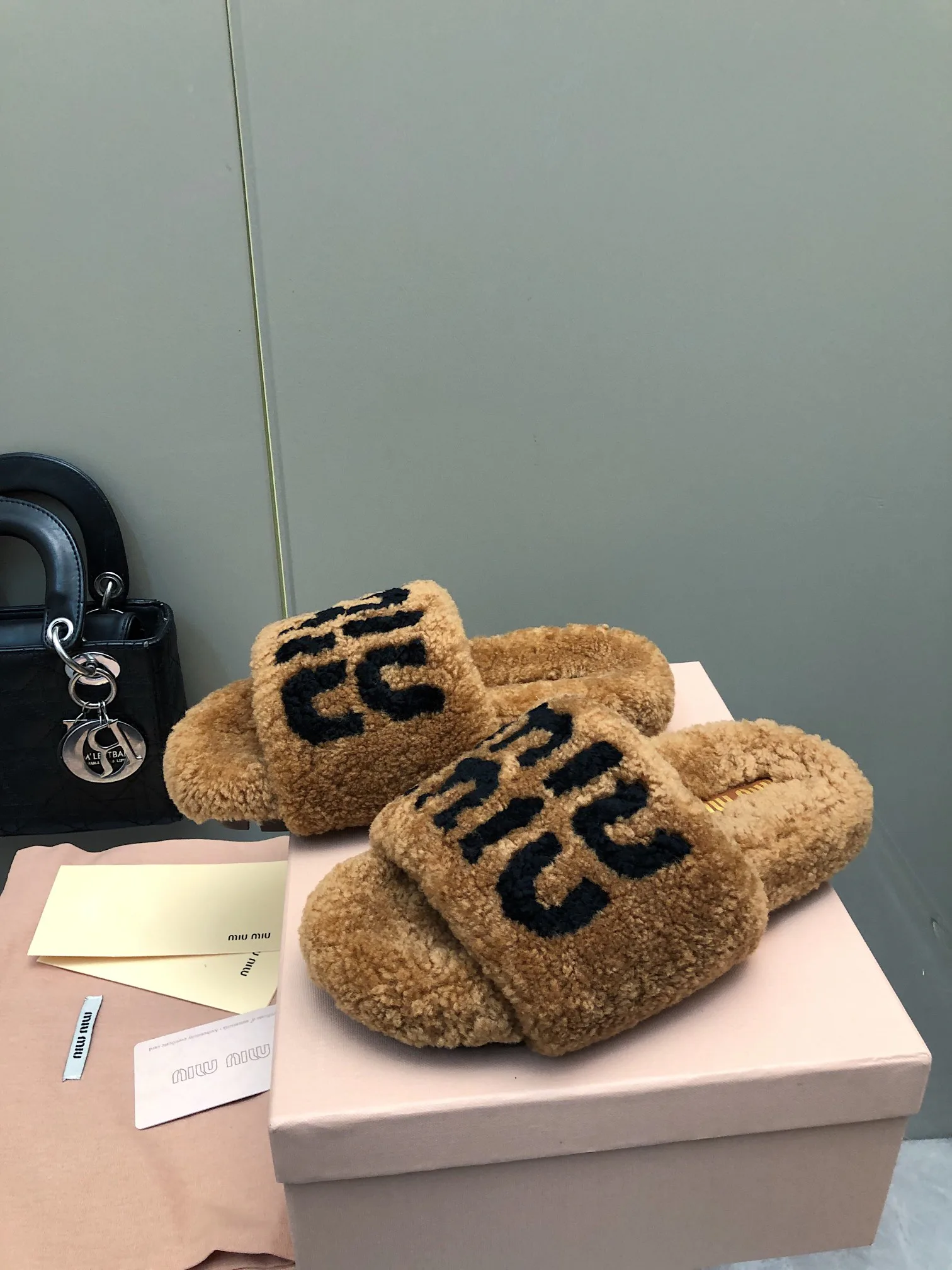 Тапочки Женские Miu Miu 17906994