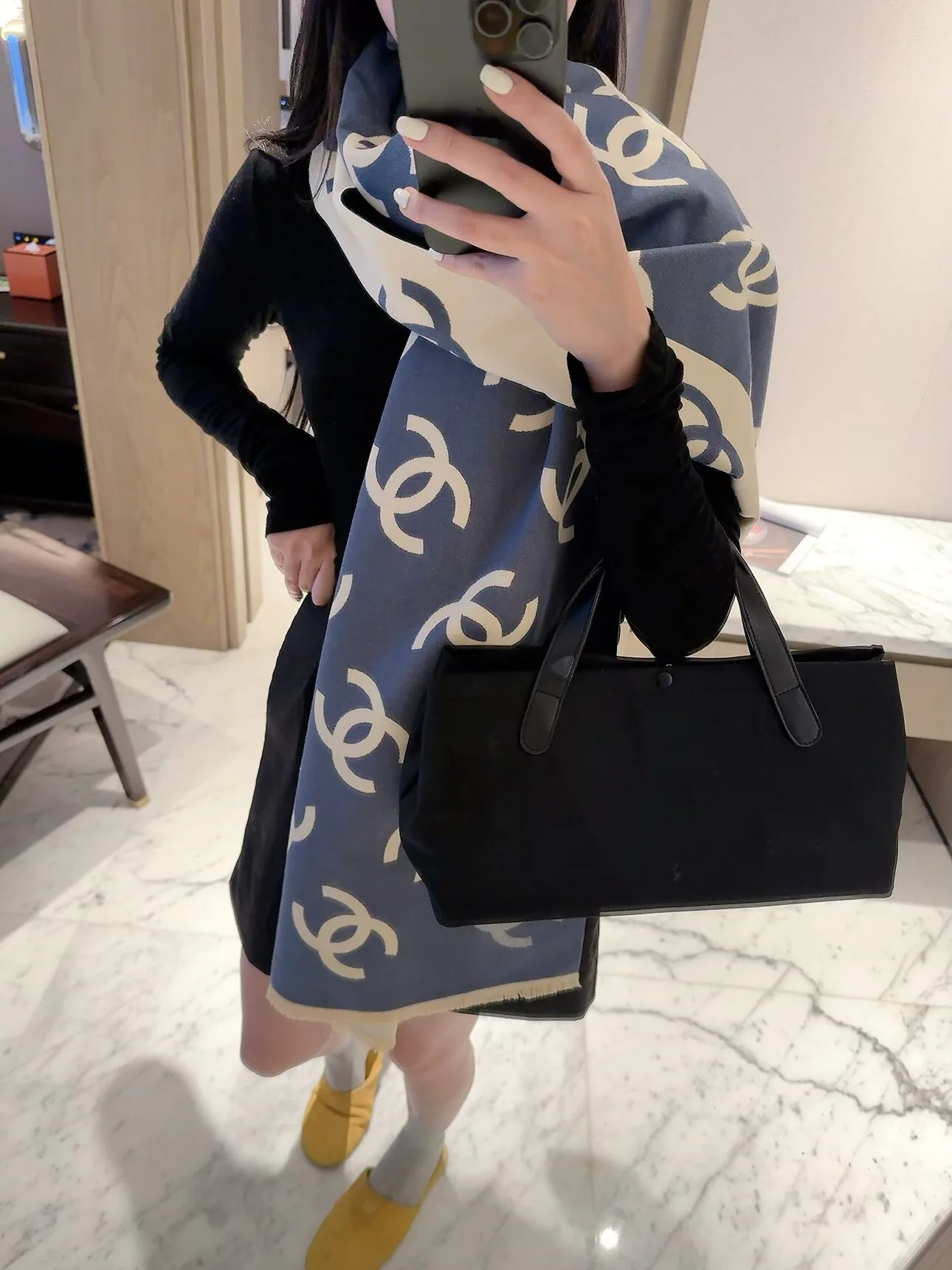 Шарфы Chanel 18003000