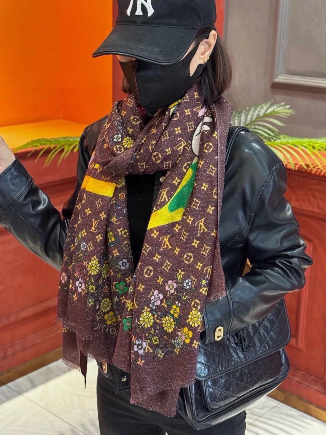 Шарфы Louis Vuitton 18322186
