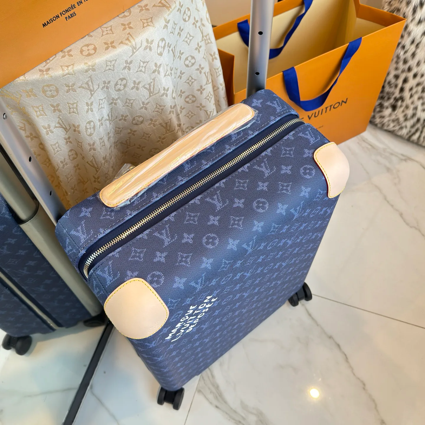Чемоданы Louis Vuitton 14492033