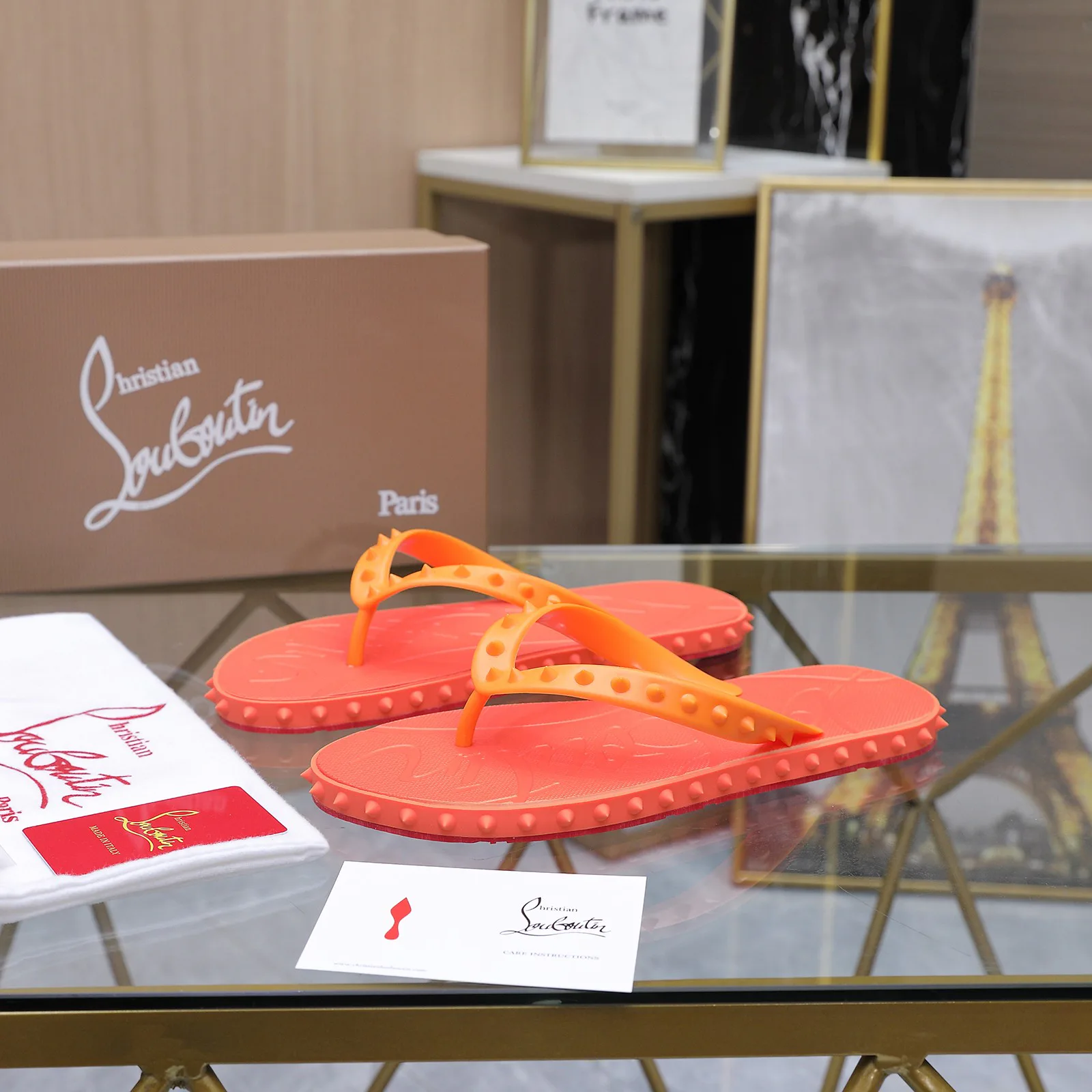 Шлепанцы Женские Christian Louboutin 17514963