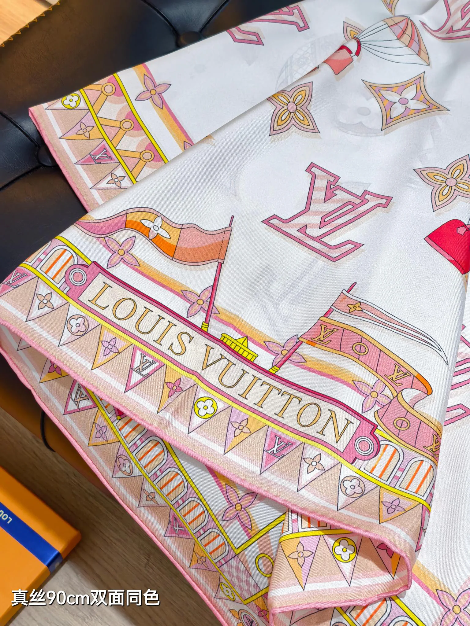 Текстиль Louis Vuitton 13331625