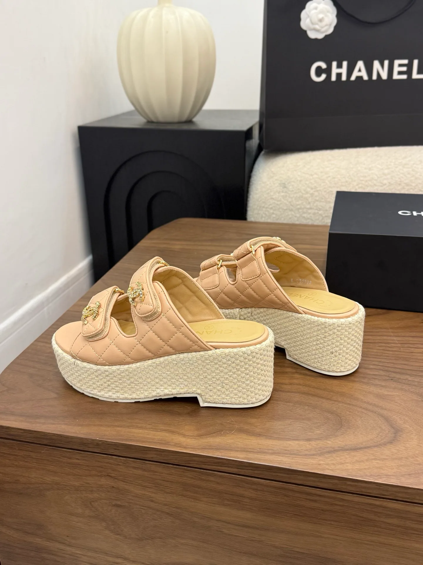 Сандалии Женские Chanel 11389165