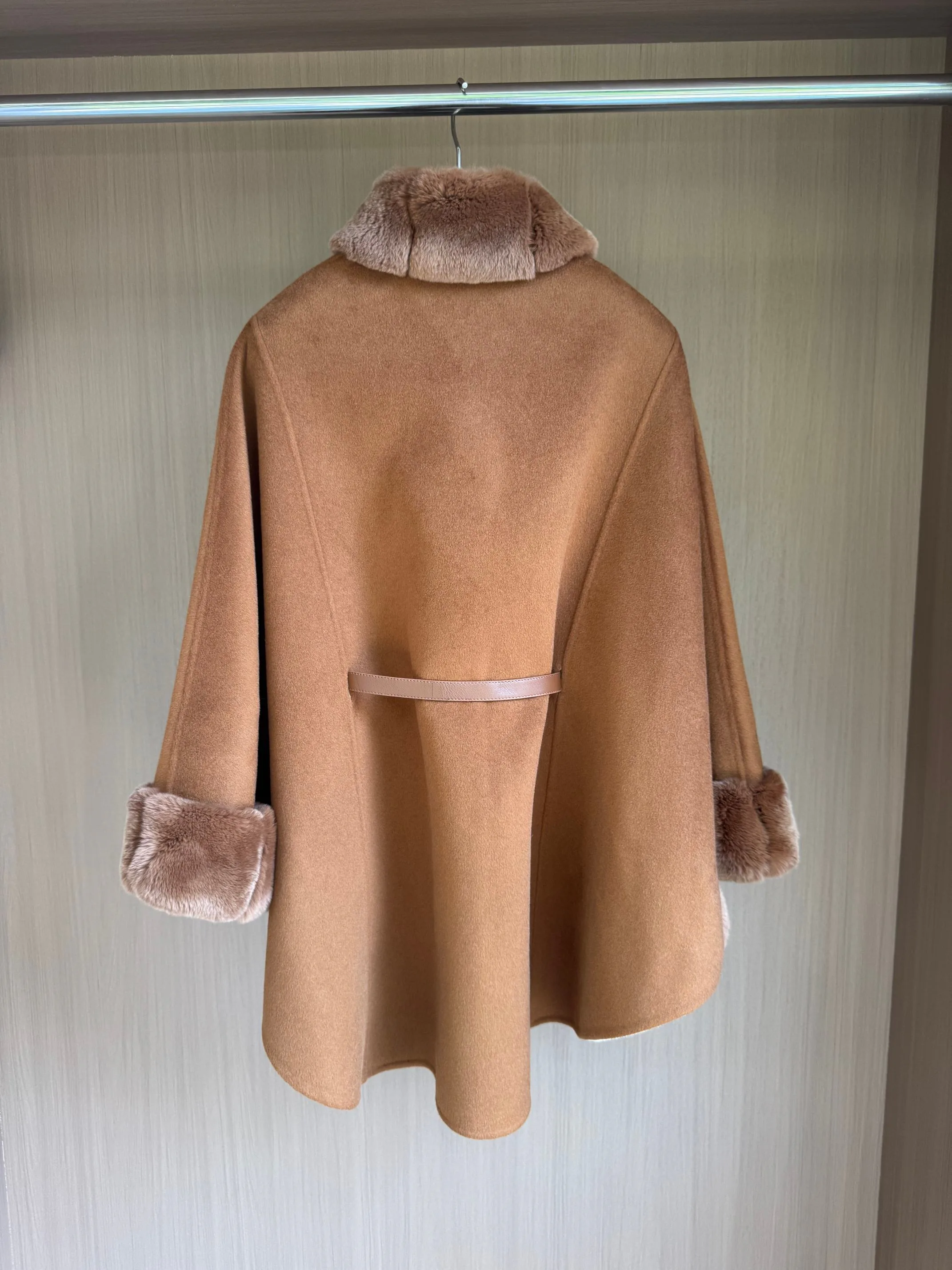 Пальто Женские Loro Piana 18562719