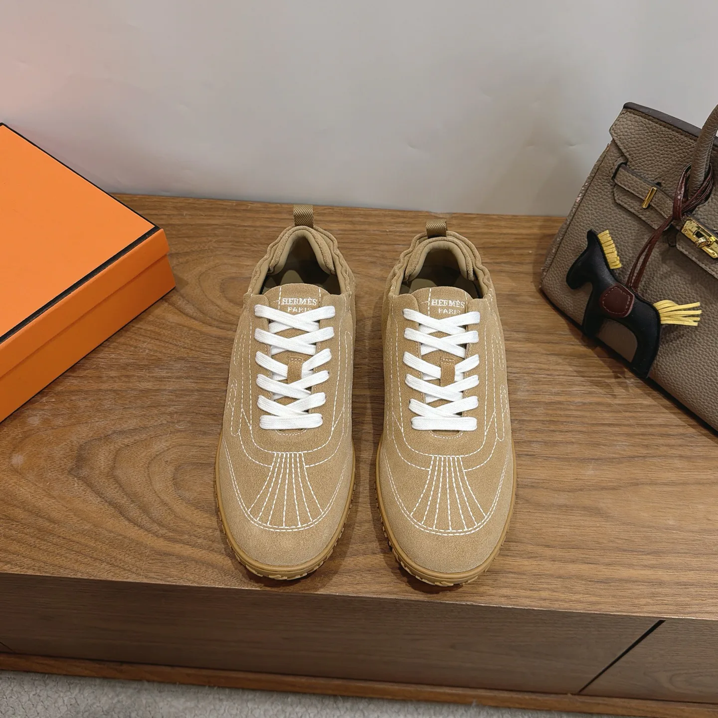 Кроссовки Женские Hermes 18230836