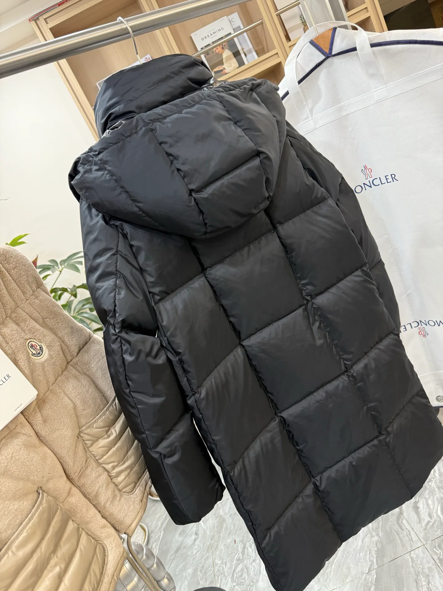 Куртки И Пуховики Женские Moncler 18946175