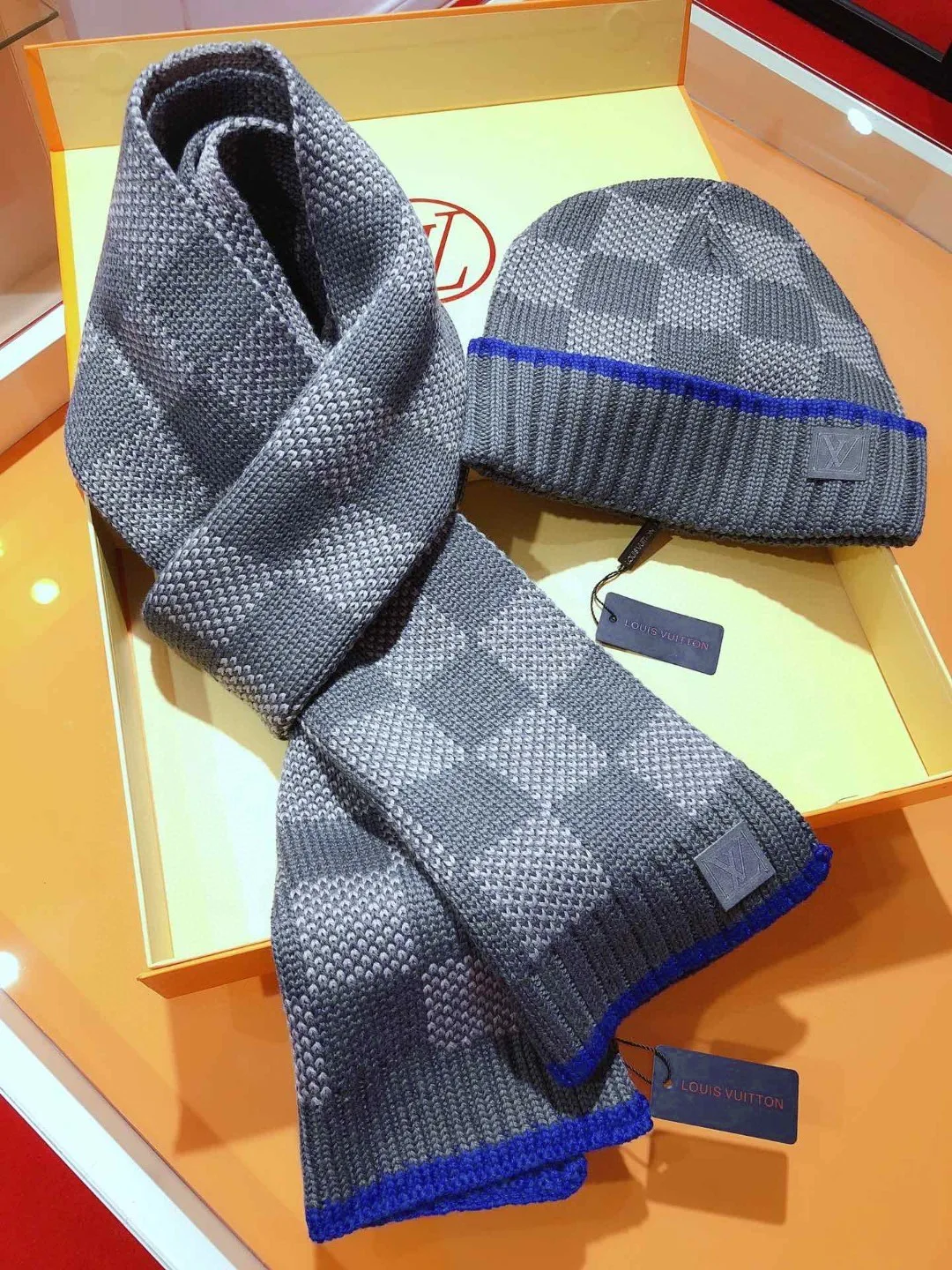 Шарфы Louis Vuitton 2588562
