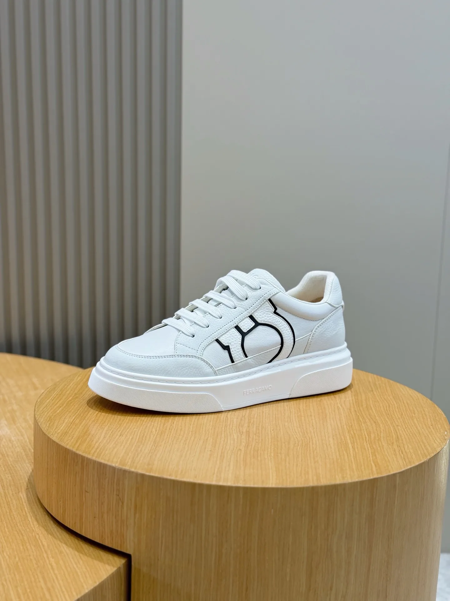 Кроссовки Мужские Salvatore Ferragamo 11758893