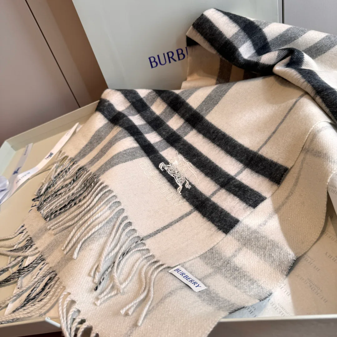 Шарфы Burberry 4549933