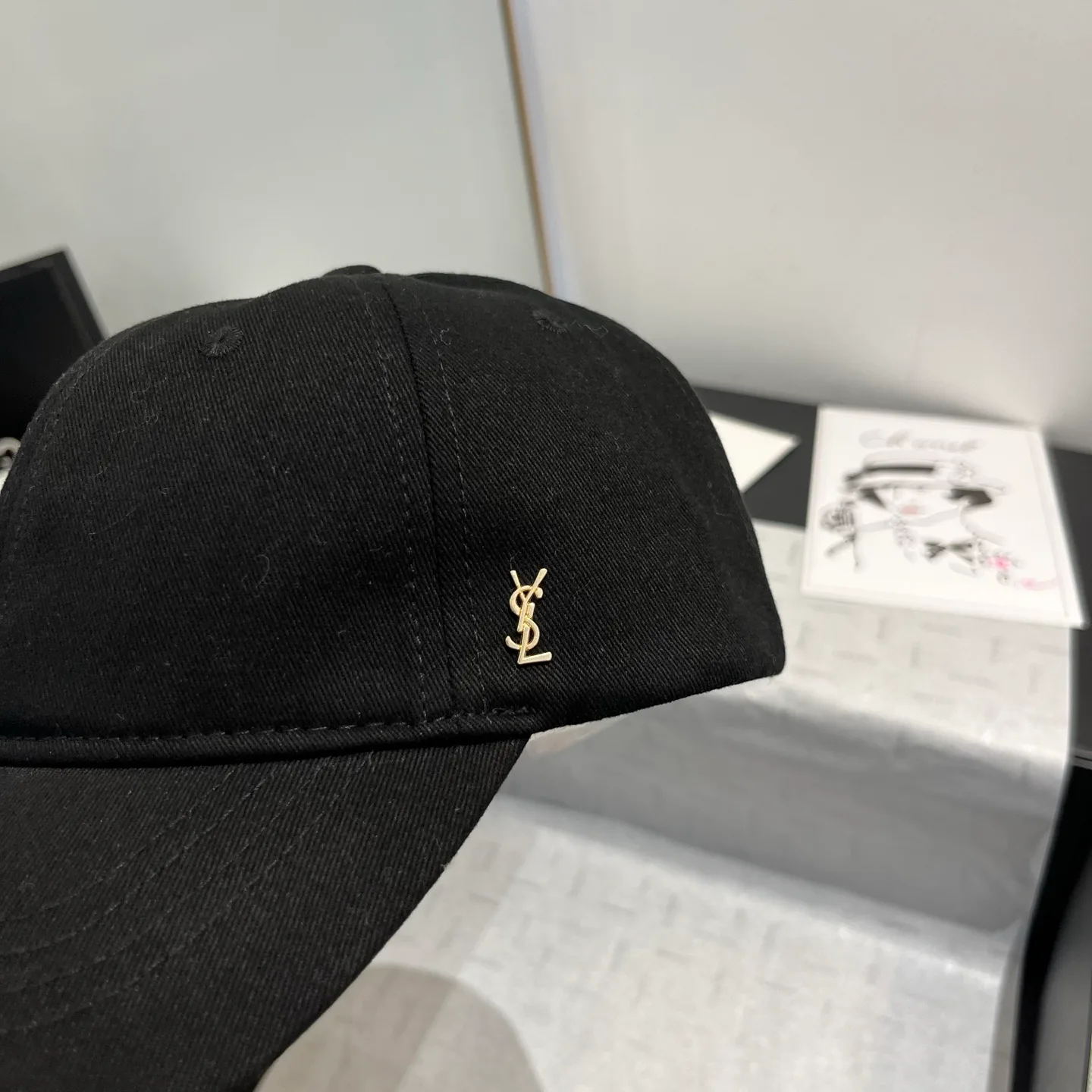 Головные Уборы Saint Laurent 21014