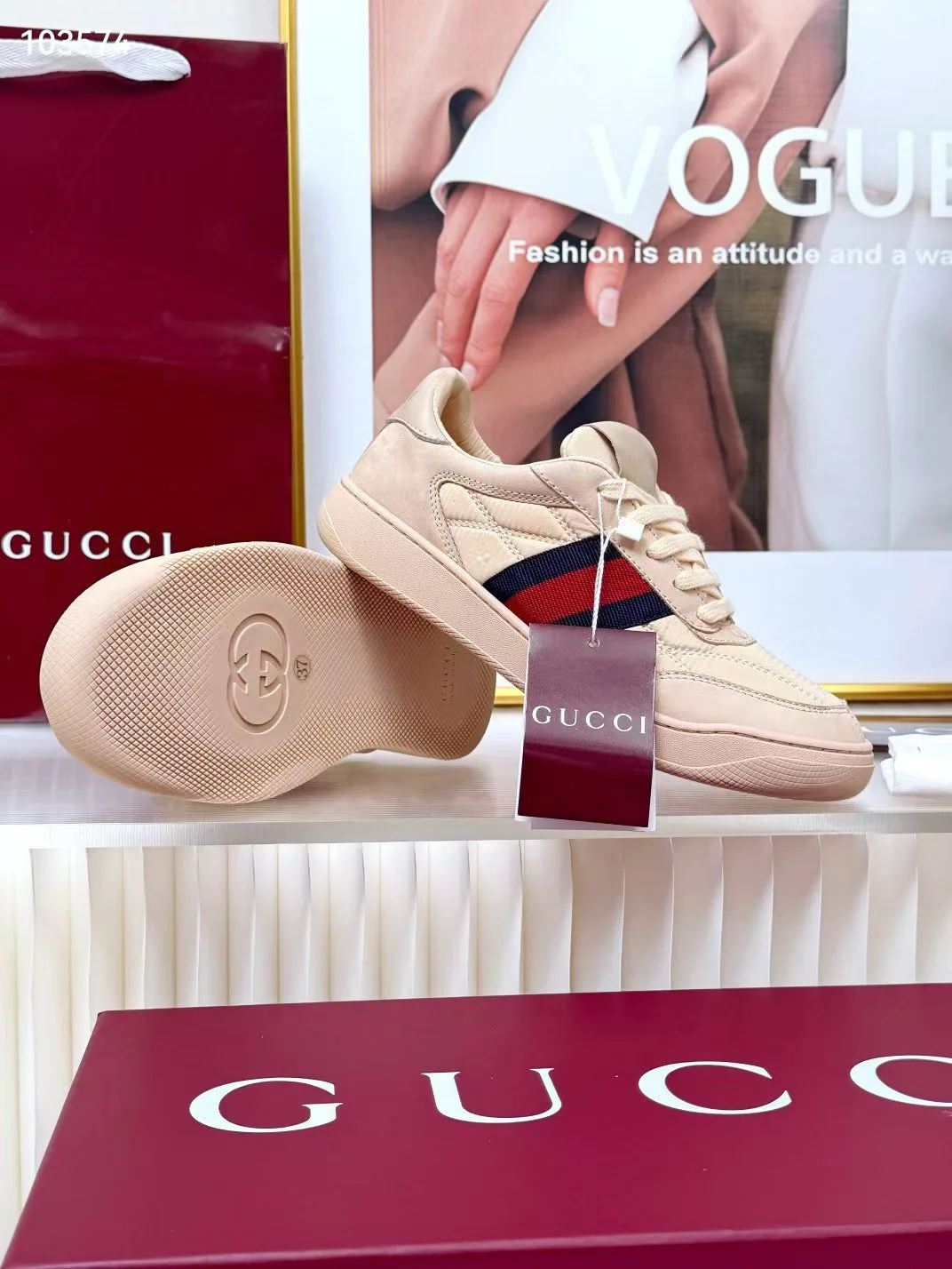 Кроссовки Женские Gucci 18781884