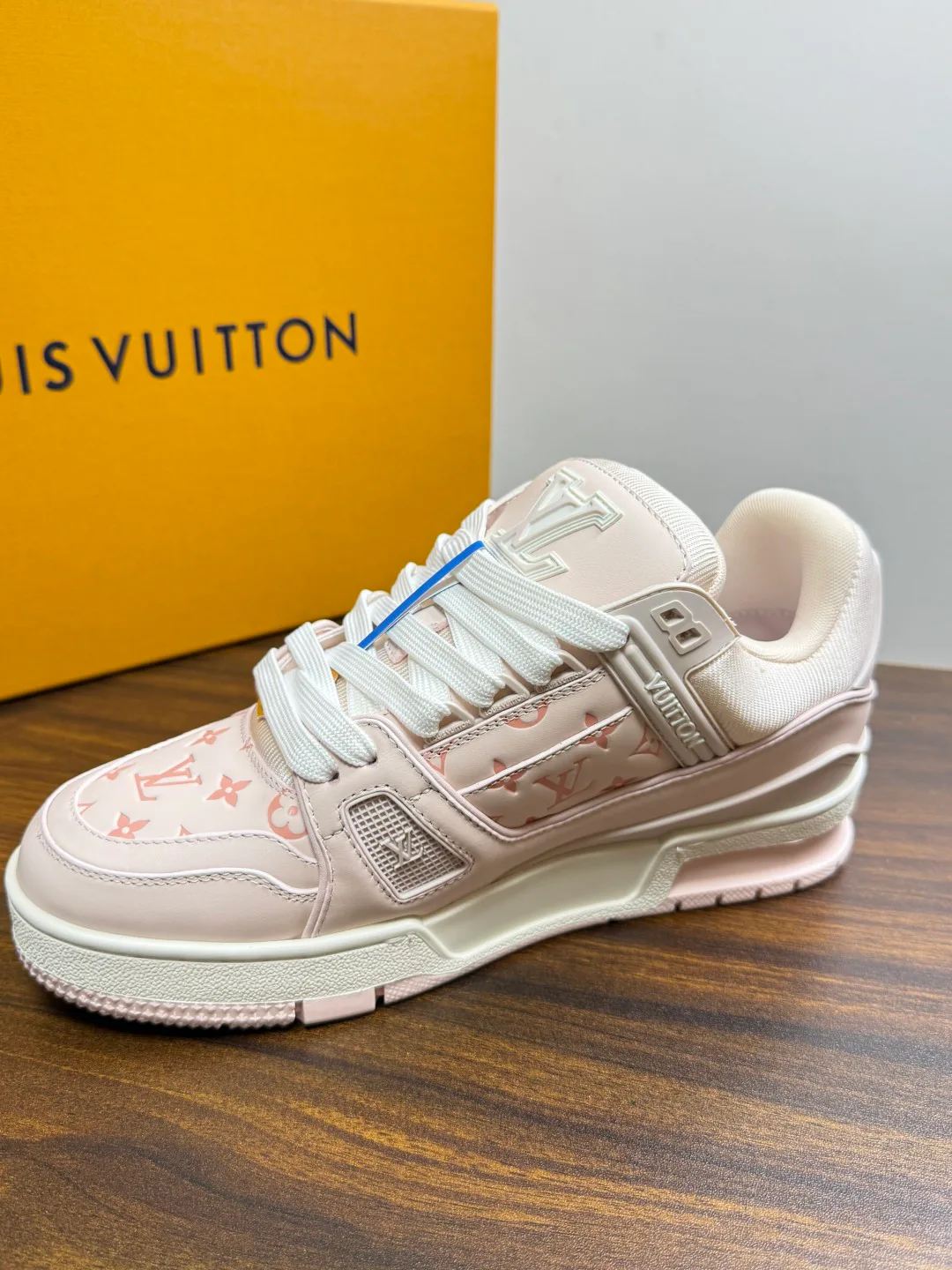 Кроссовки Женские Louis Vuitton 20143403