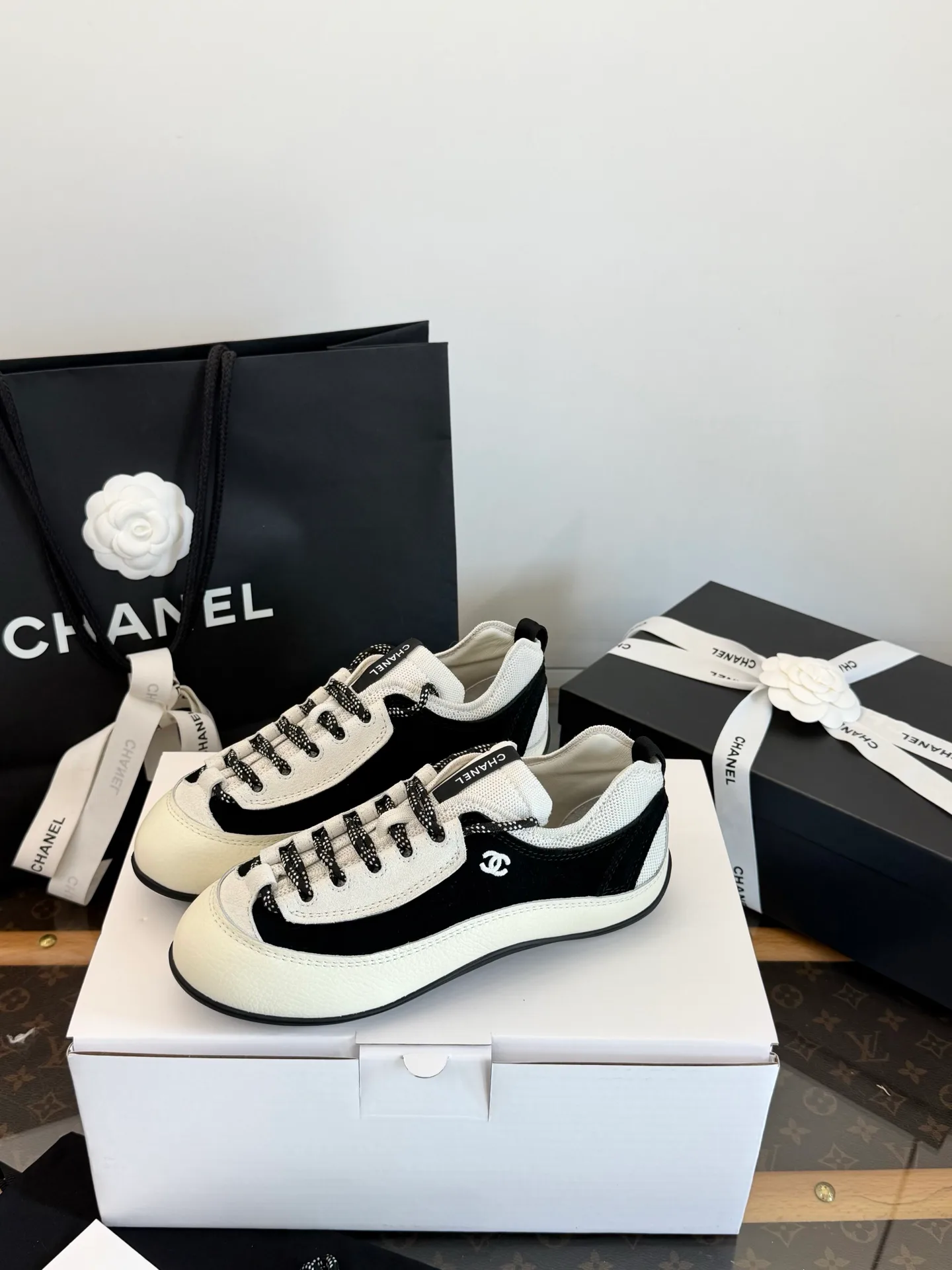 Кроссовки Женские Chanel 18304138