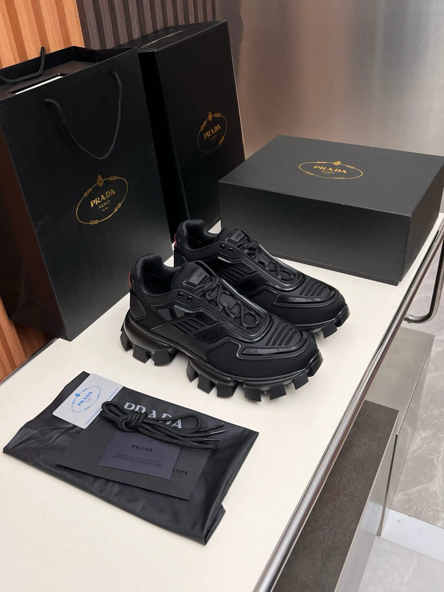 Кроссовки Женские Prada 17955145