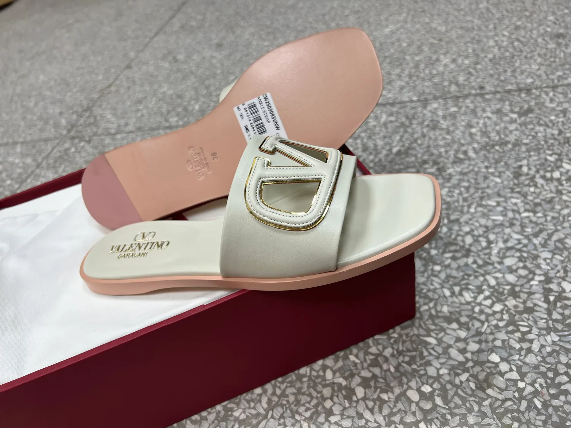 Шлепанцы Женские Valentino 32593