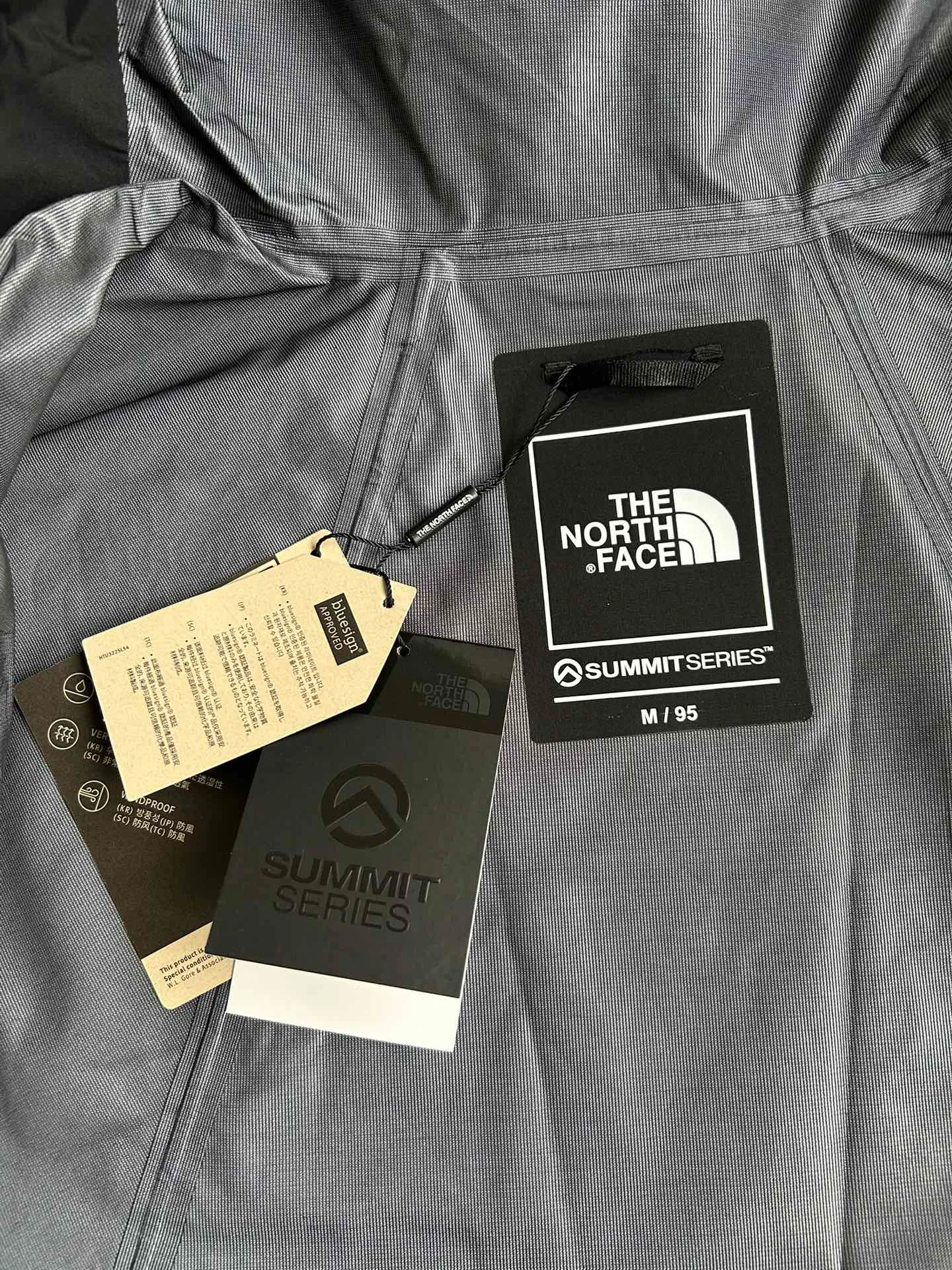 Куртки Женские The North Face Куртки Женские The North Face