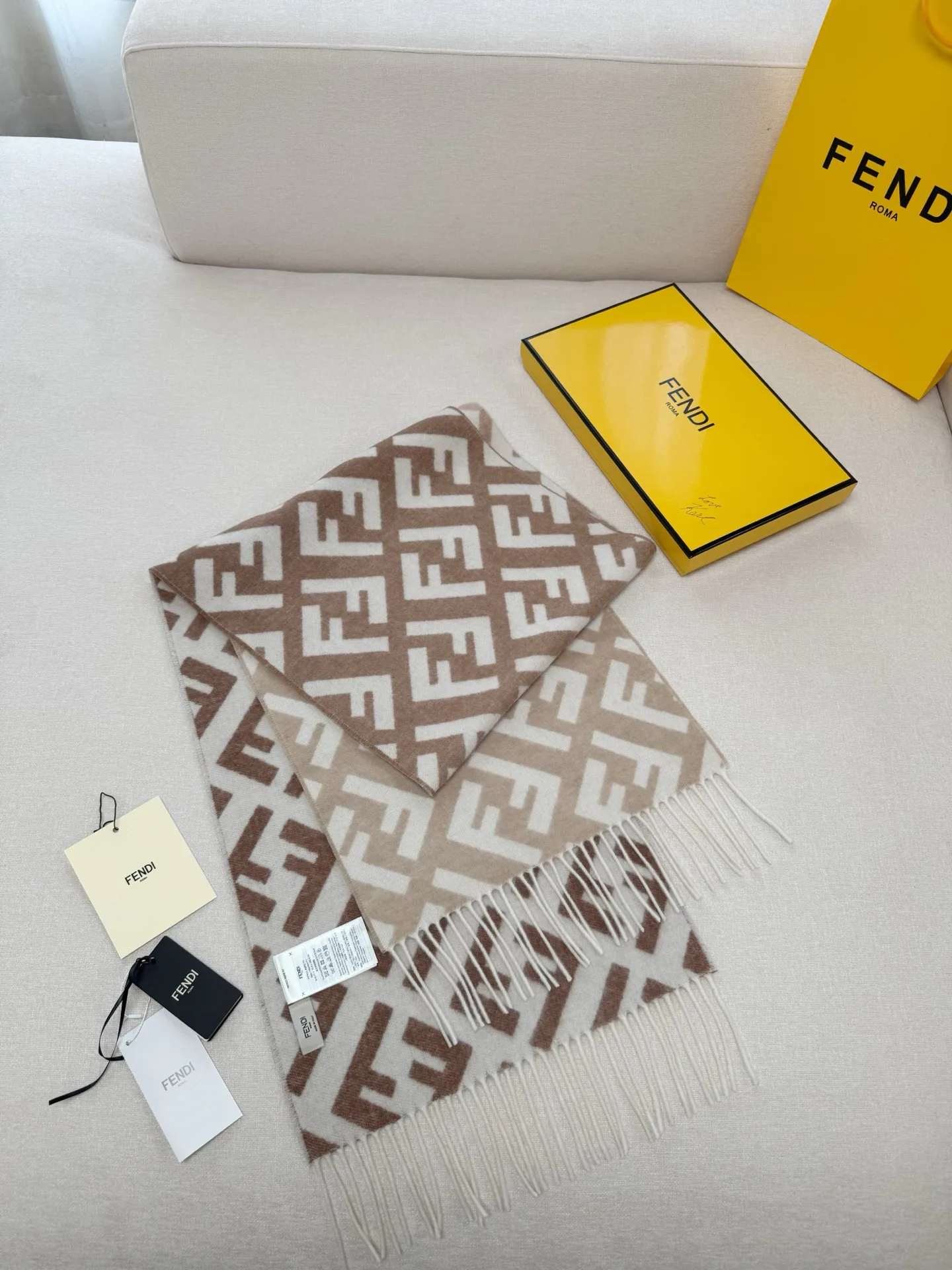 Шарфы Fendi 848613