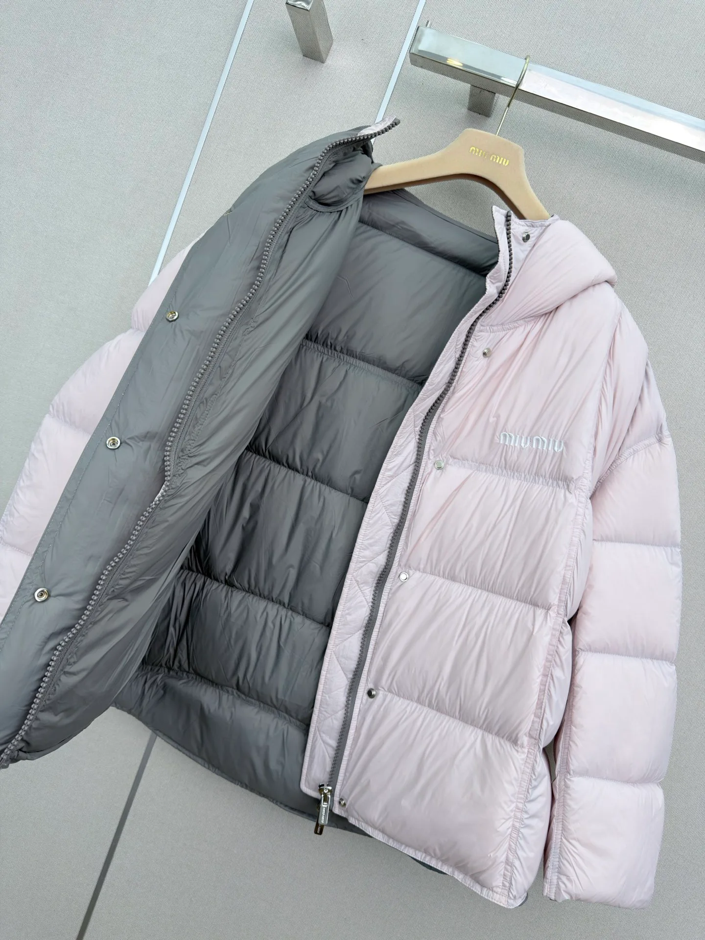 Куртки И Пуховики Женские Miu Miu 18710744