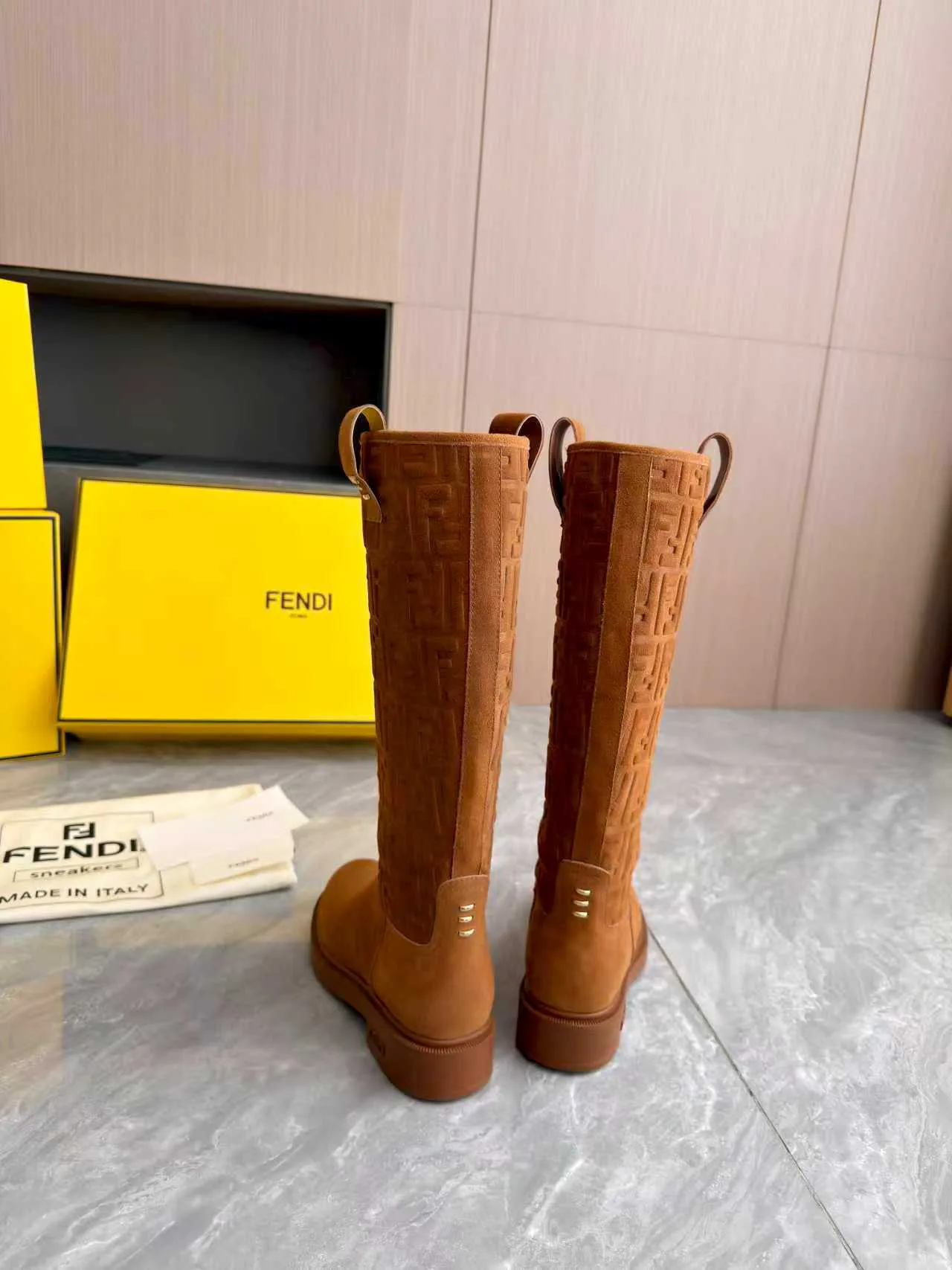 Сапоги Женские Fendi 18104327