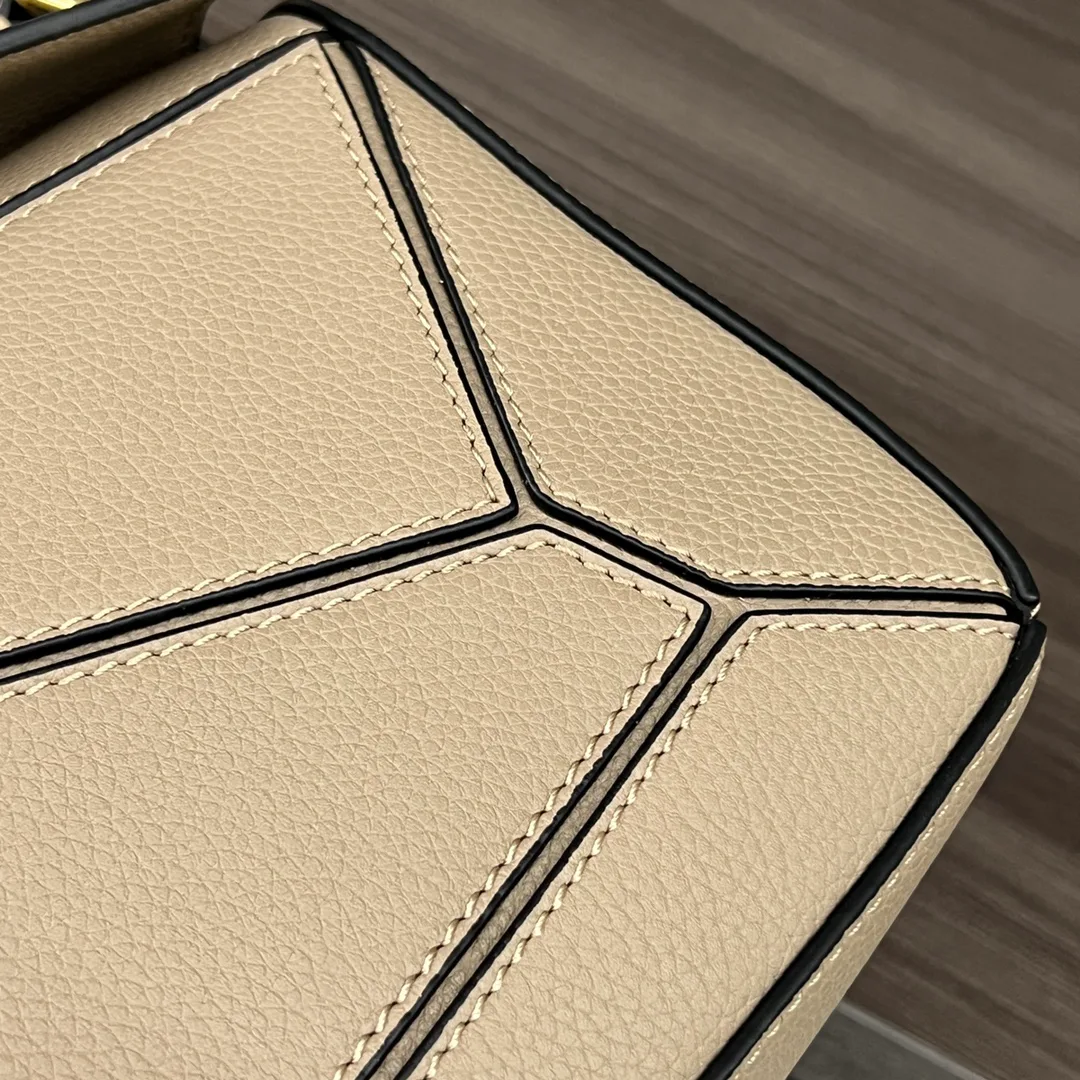 Классические Сумки Женские Loewe 11513610