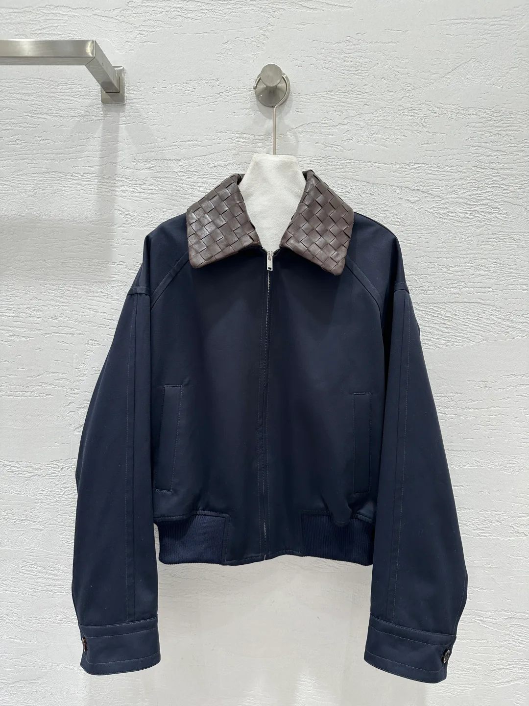 Кожаные Куртки И Дублёнки Женские Bottega Veneta 9775950