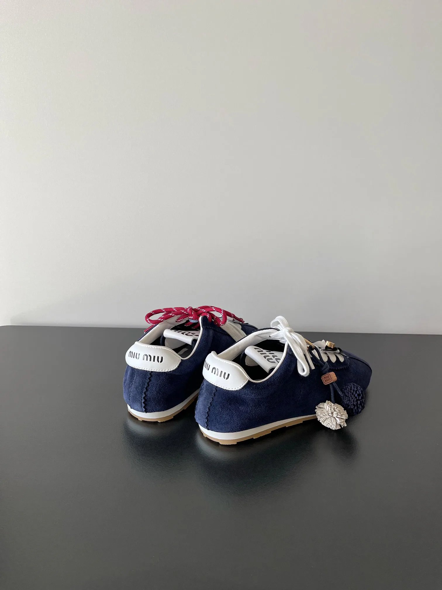 Кроссовки Женские Miu Miu 18703410