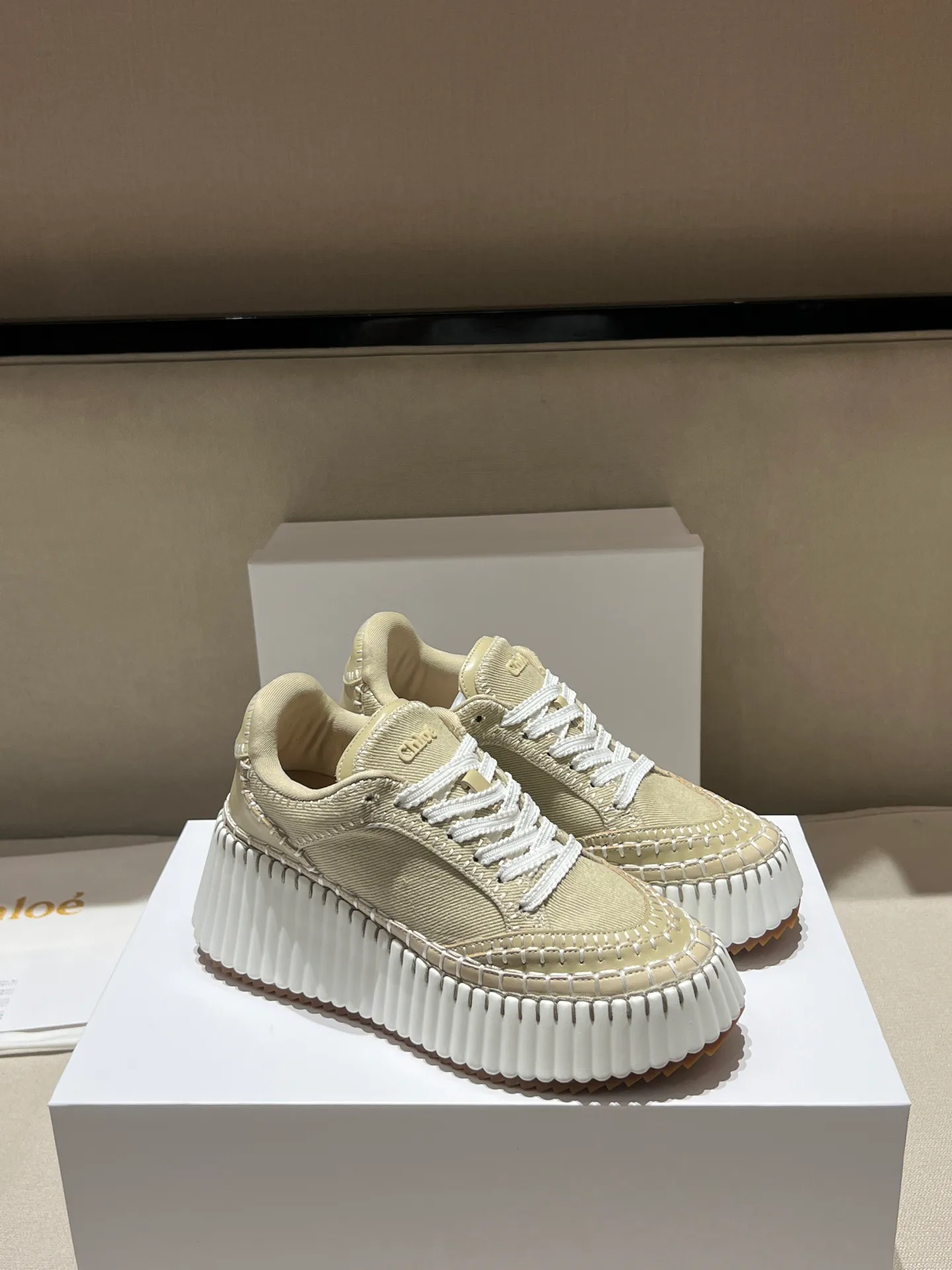 Кроссовки Женские Chloe 18020519