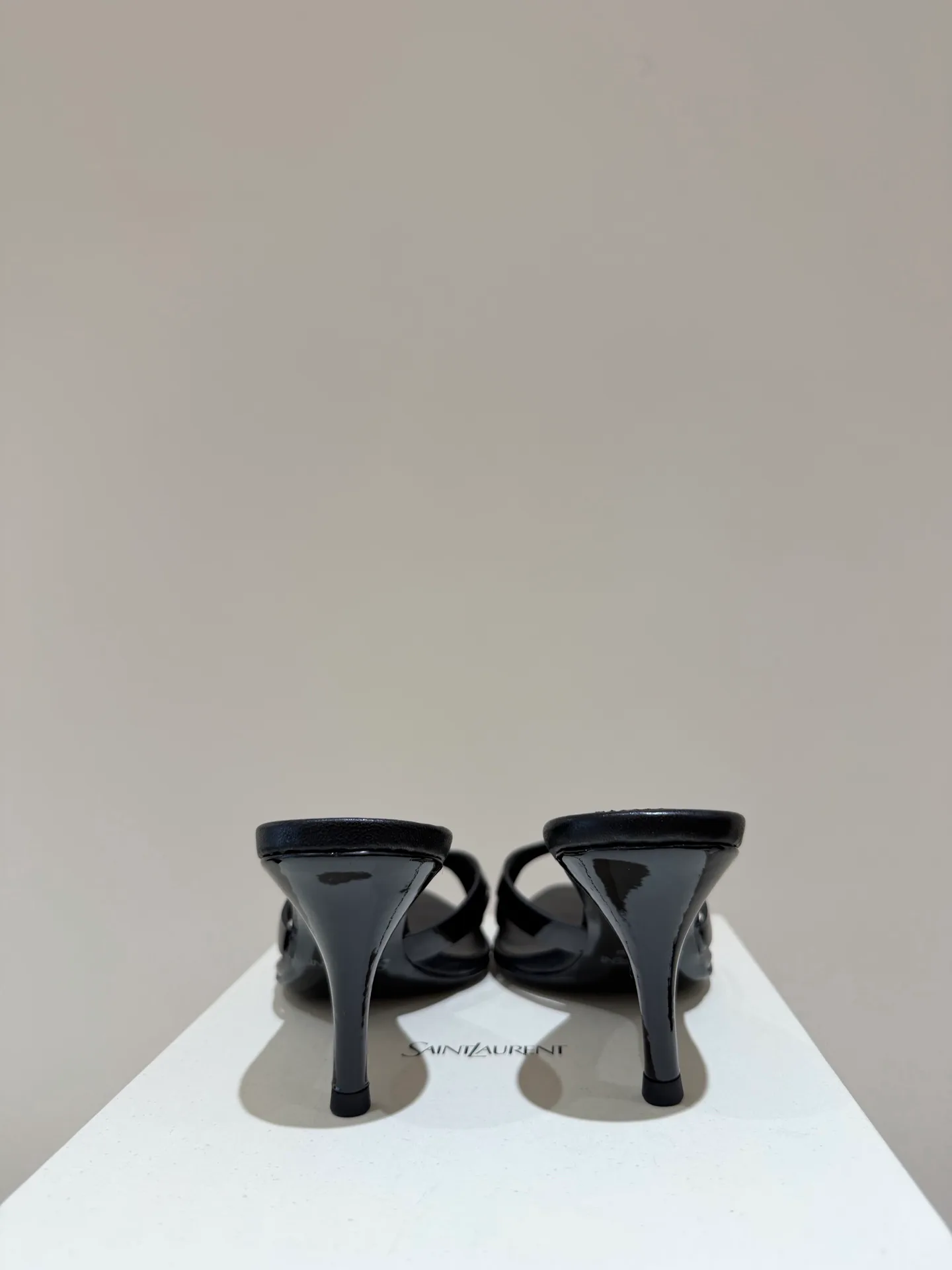 Босоножки Женские Saint Laurent 11525867