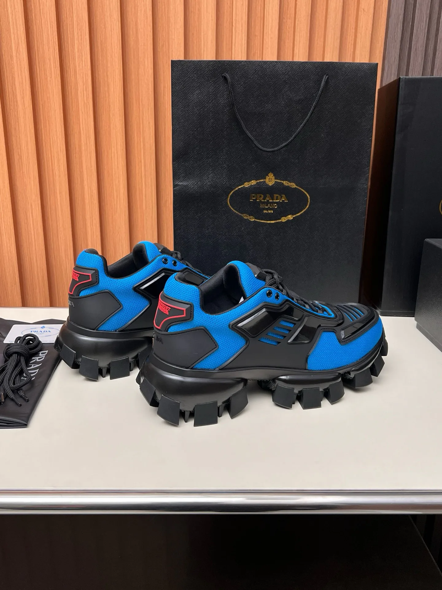 Кроссовки Женские Prada 17955141