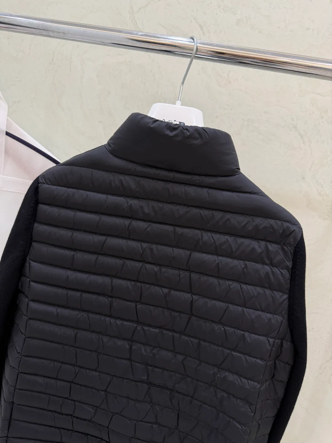 Куртки И Пуховики Женские Moncler 17918888