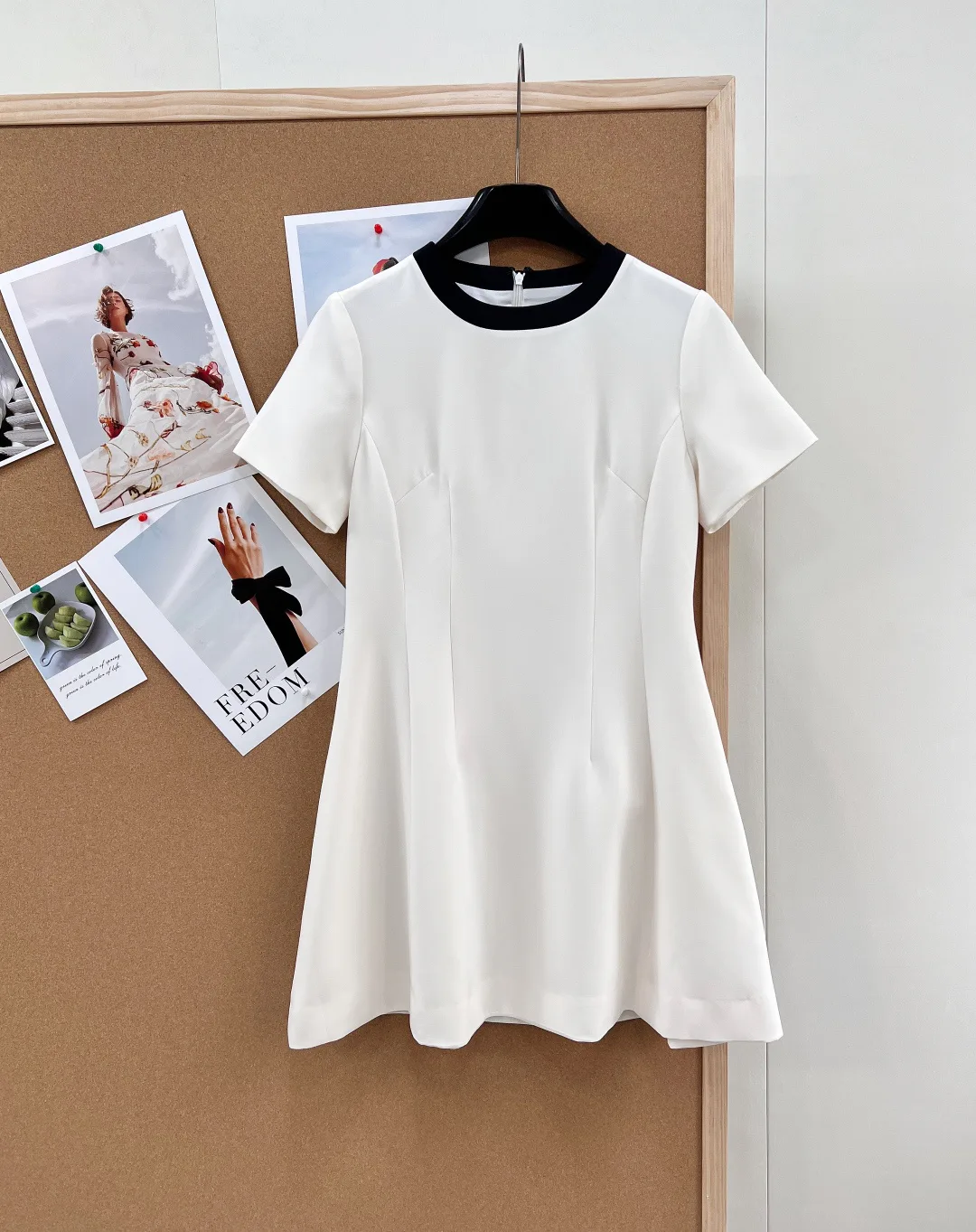 Платья Женские Valentino 11409534