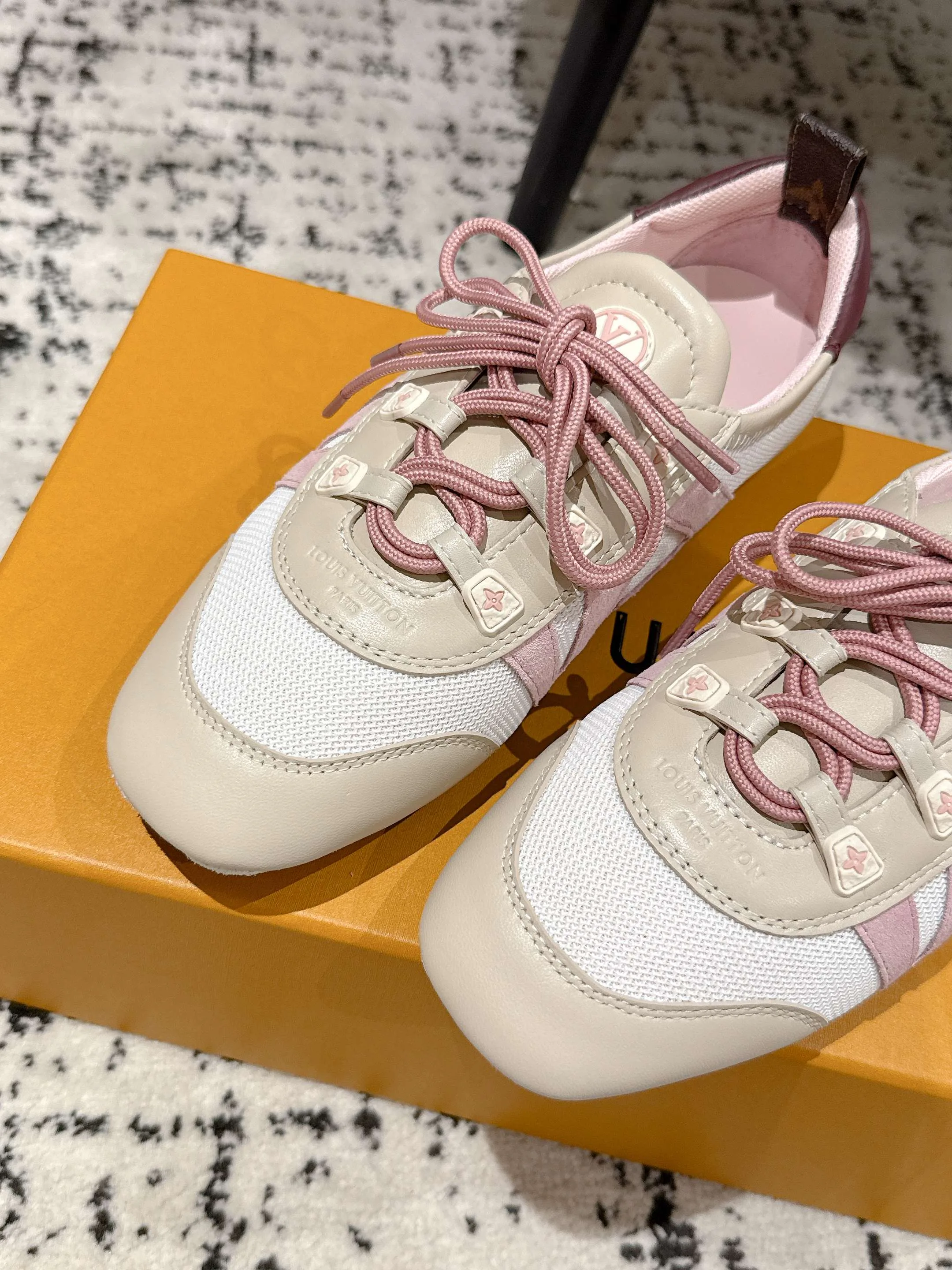 Кроссовки Женские Louis Vuitton 286117