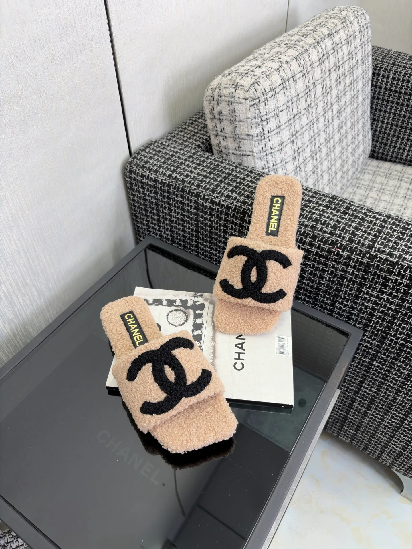 Тапочки Женские Chanel 18700088
